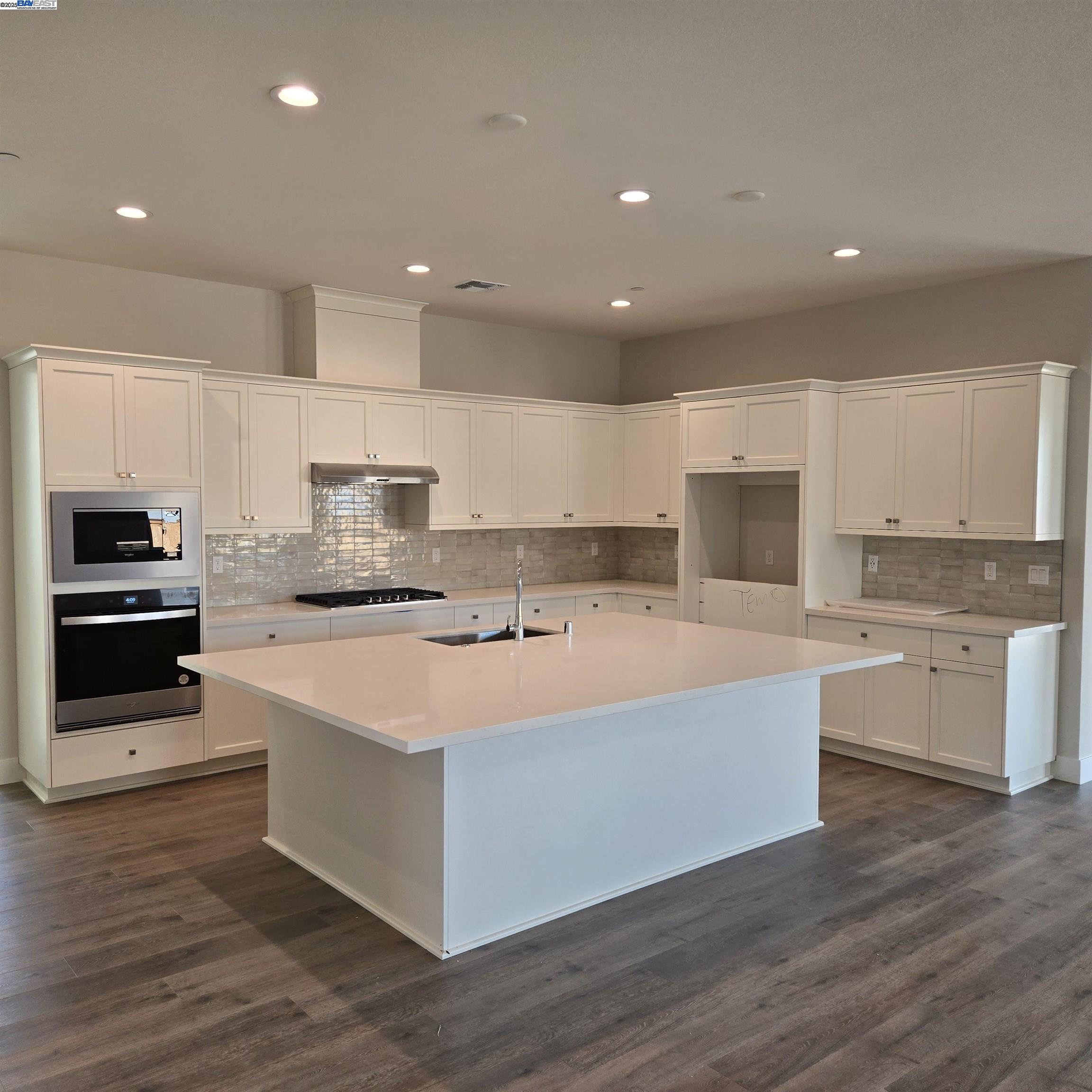 Detail Gallery Image 2 of 14 For 753 Conrad Street, Manteca,  CA 95336 - 2 Beds | 2/1 Baths