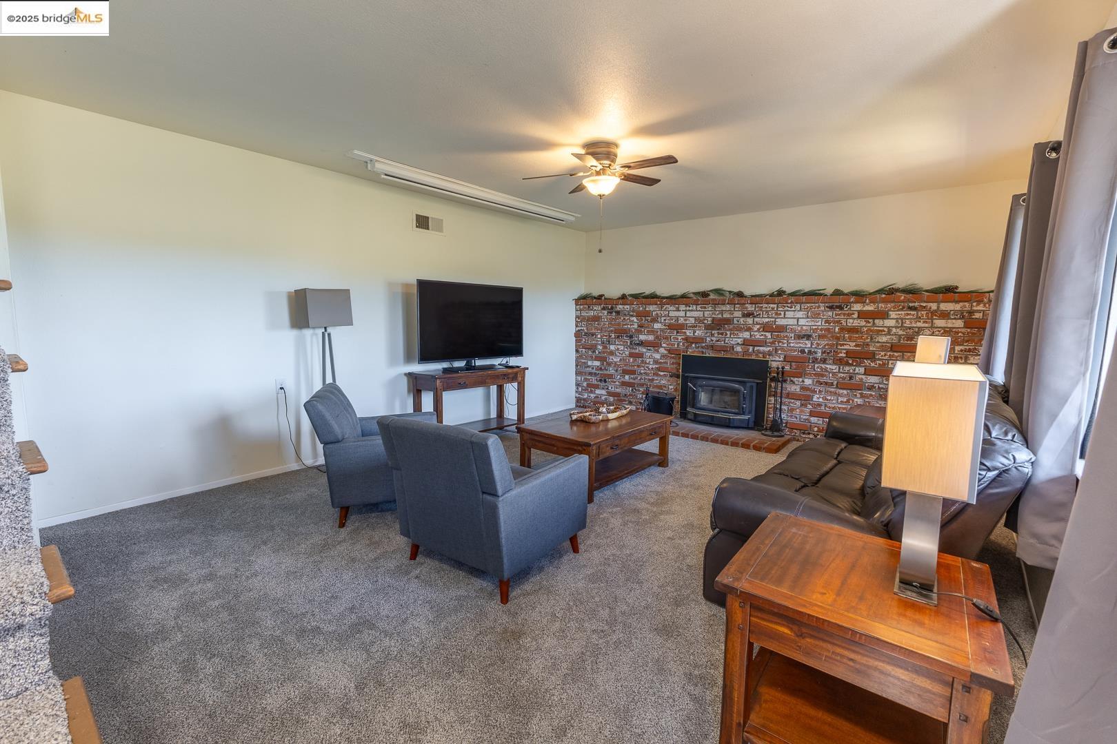 Detail Gallery Image 27 of 39 For 677 E. Oakside Drive, Sonora,  CA 95370-5832 - 4 Beds | 3 Baths