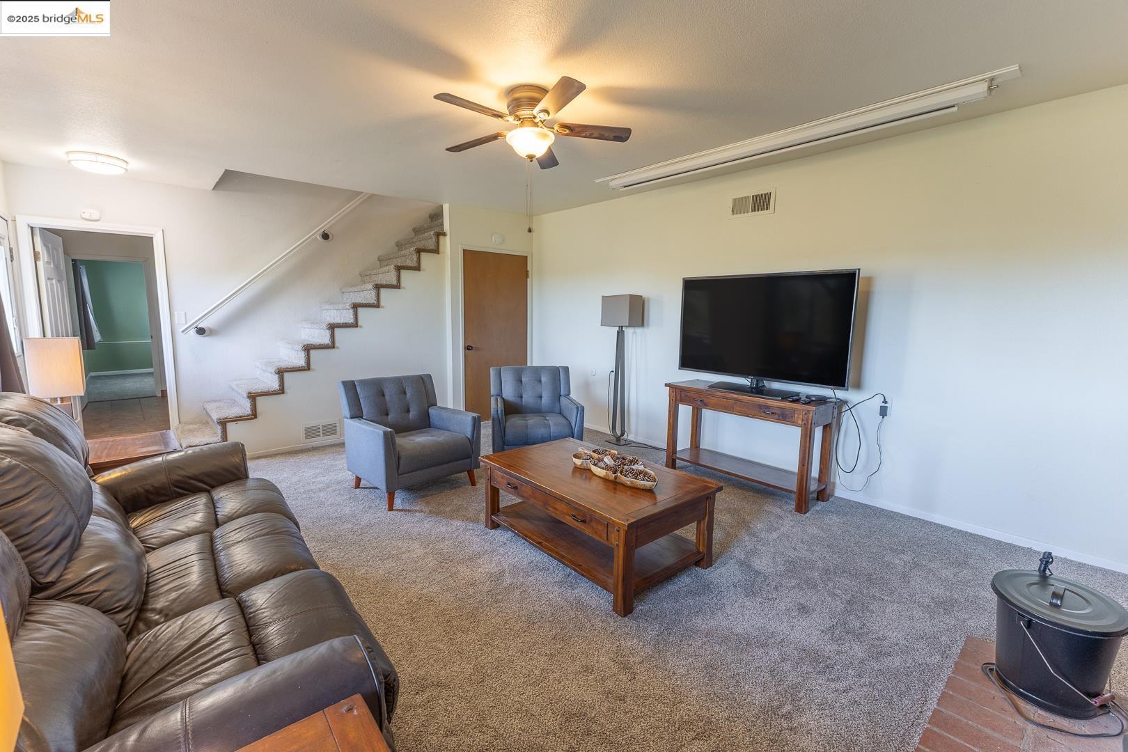 Detail Gallery Image 28 of 39 For 677 E. Oakside Drive, Sonora,  CA 95370-5832 - 4 Beds | 3 Baths