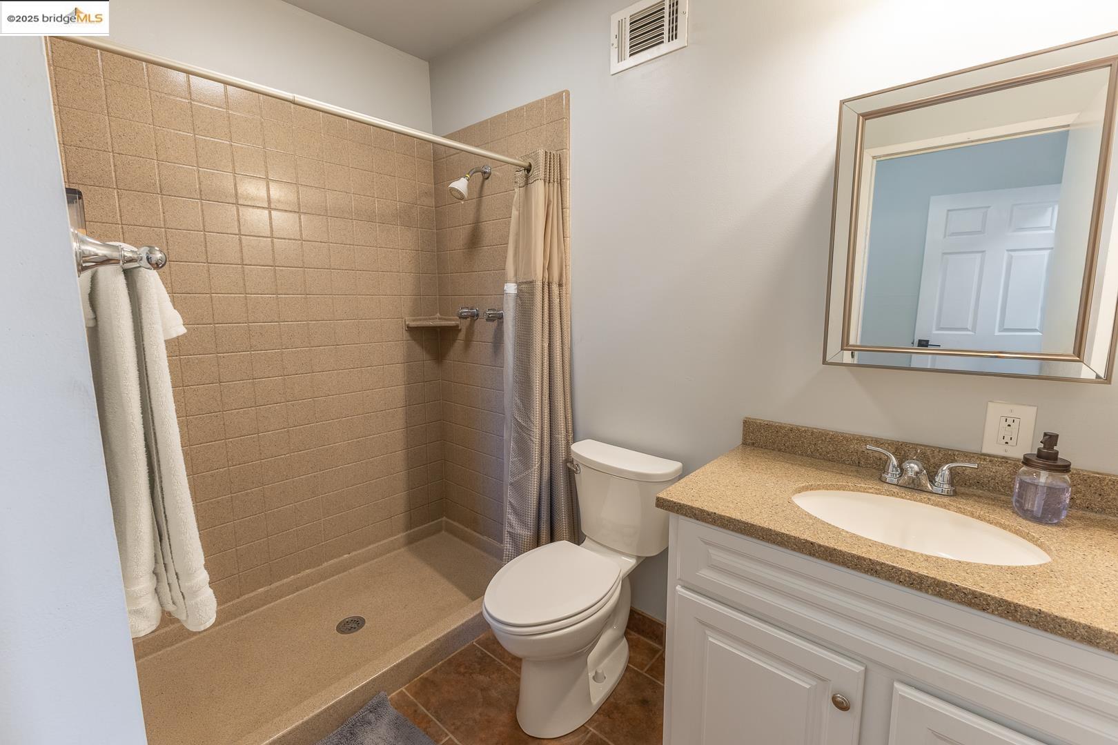 Detail Gallery Image 30 of 39 For 677 E. Oakside Drive, Sonora,  CA 95370-5832 - 4 Beds | 3 Baths
