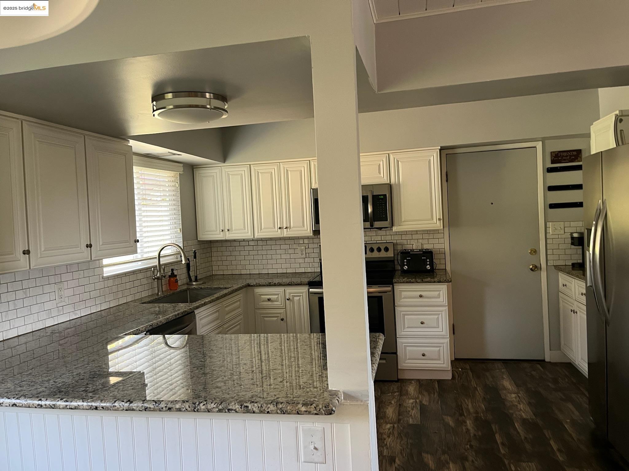 Detail Gallery Image 7 of 21 For 677 E. Oakside Drive, Sonora,  CA 95370-5832 - 4 Beds | 3 Baths