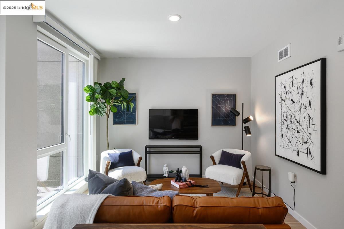Detail Gallery Image 3 of 38 For 260 Brooklyn Basin Way #415,  Oakland,  CA 94606 - 0 Beds | 1 Baths