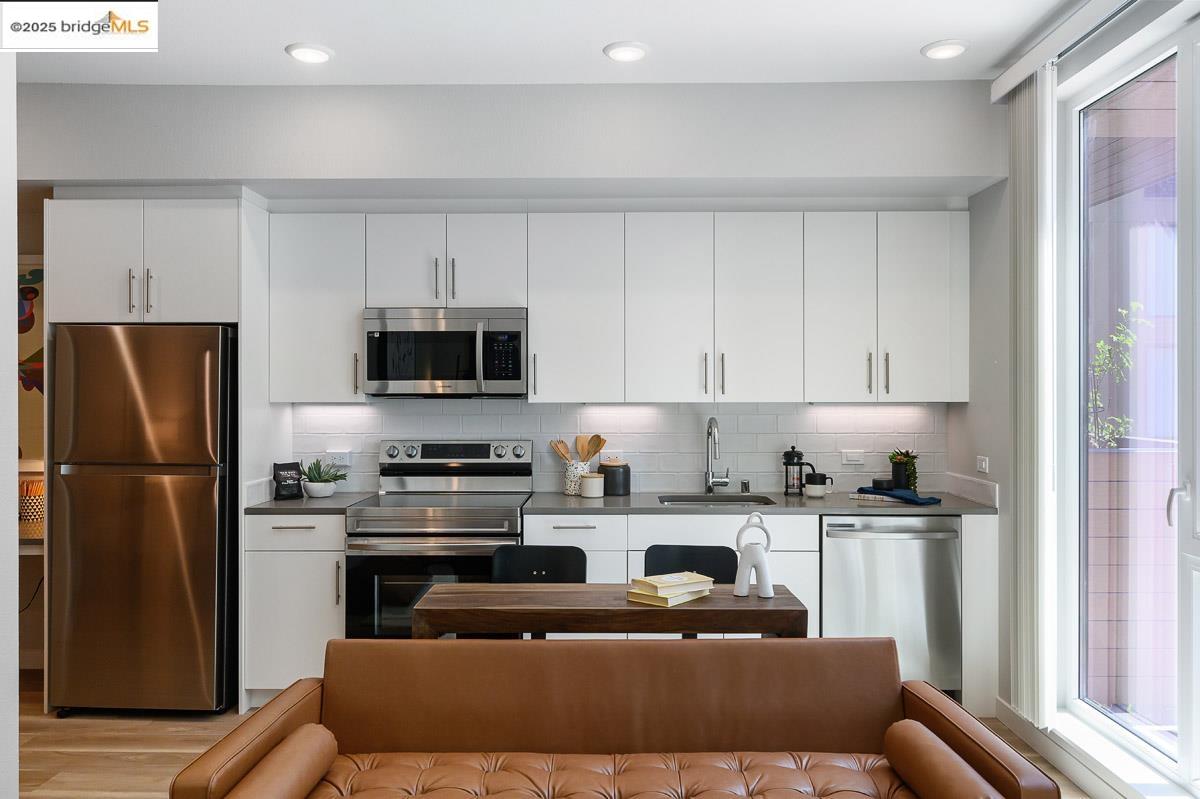 Detail Gallery Image 6 of 38 For 260 Brooklyn Basin Way #415,  Oakland,  CA 94606 - 0 Beds | 1 Baths