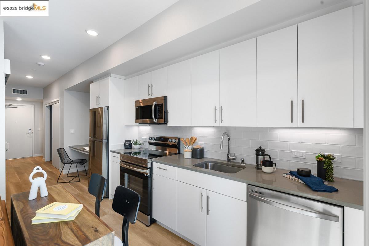 Detail Gallery Image 7 of 38 For 260 Brooklyn Basin Way #415,  Oakland,  CA 94606 - 0 Beds | 1 Baths