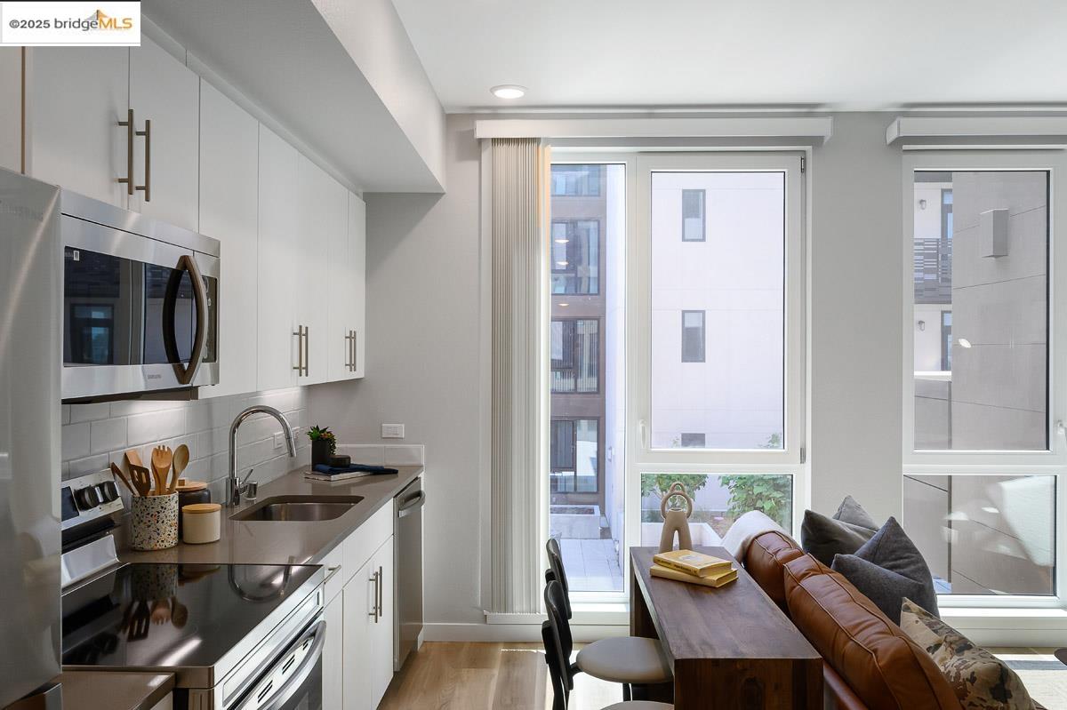 Detail Gallery Image 8 of 38 For 260 Brooklyn Basin Way #415,  Oakland,  CA 94606 - 0 Beds | 1 Baths