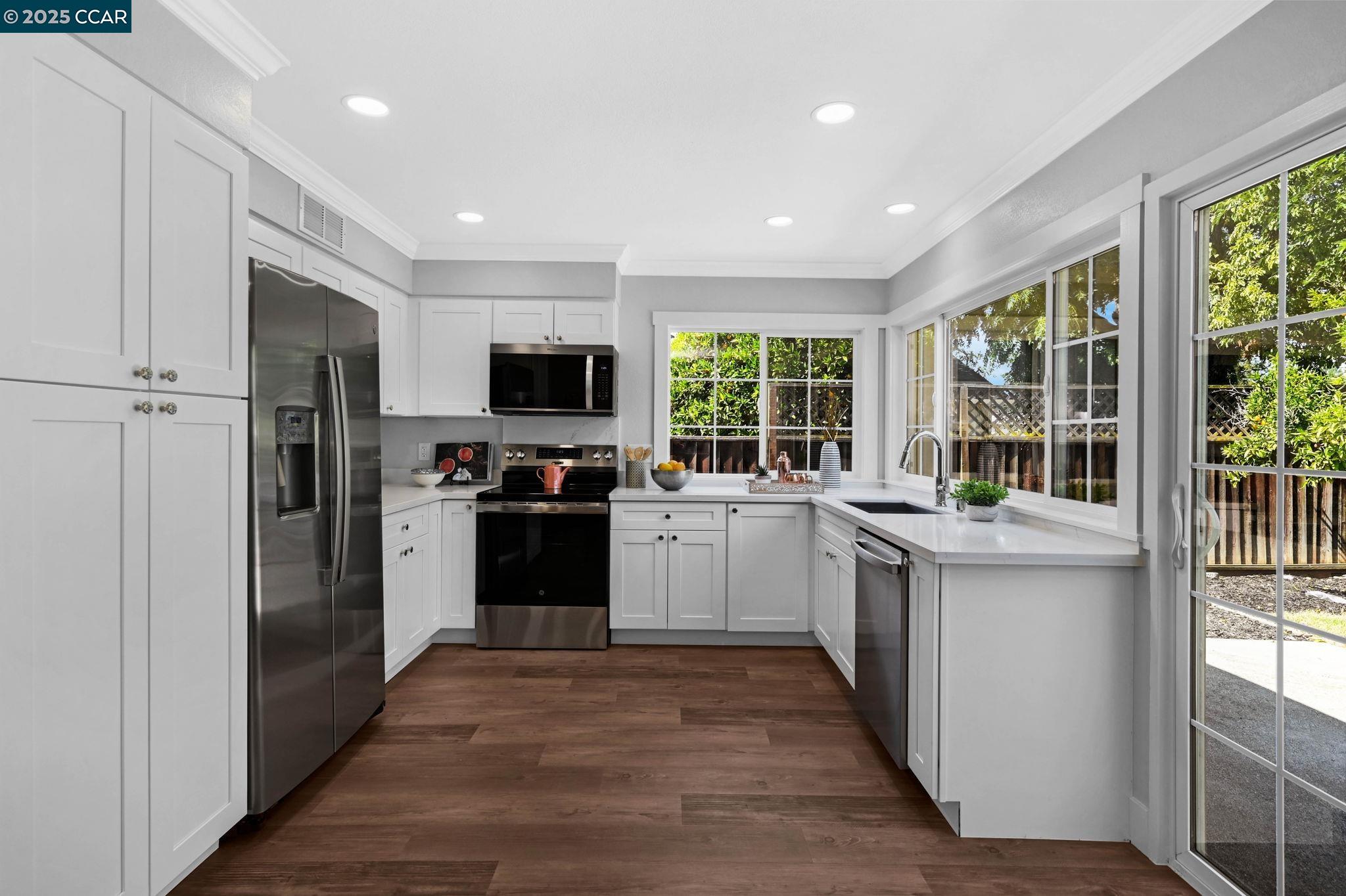 Detail Gallery Image 7 of 32 For 2915 E Watson Ct, Concord,  CA 94518 - 4 Beds | 2 Baths