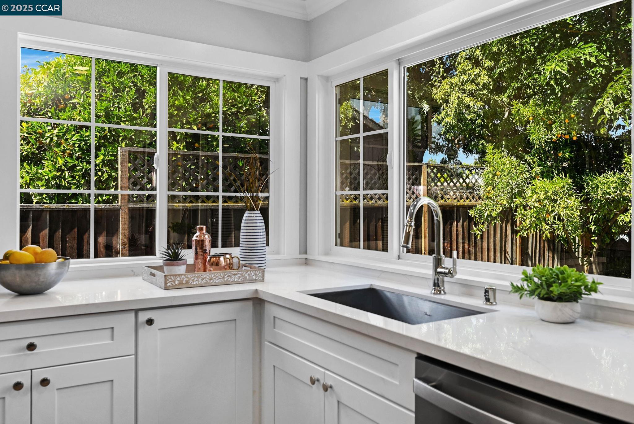 Detail Gallery Image 8 of 32 For 2915 E Watson Ct, Concord,  CA 94518 - 4 Beds | 2 Baths