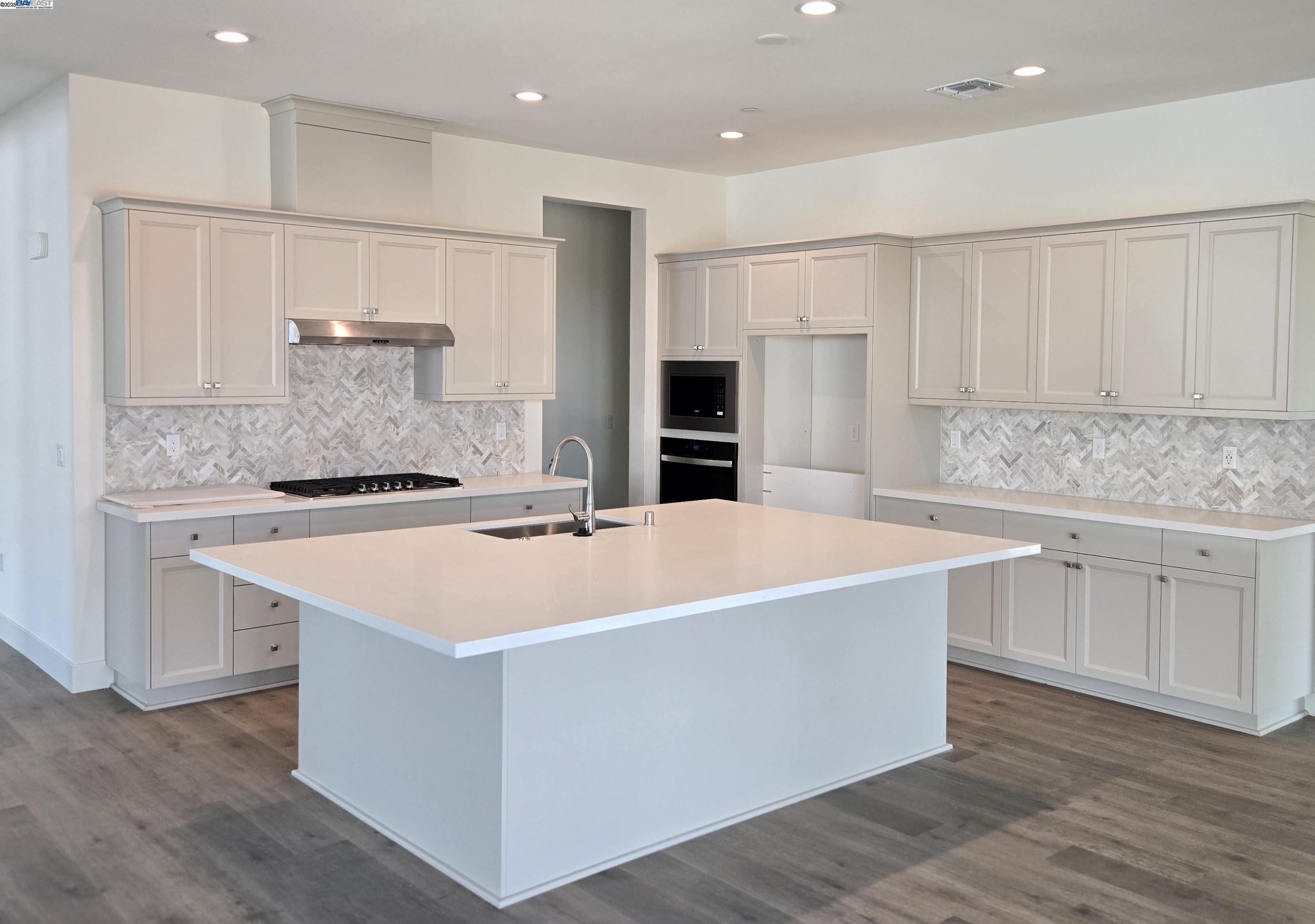 Detail Gallery Image 4 of 12 For 771 Conrad Street, Manteca,  CA 95336 - 2 Beds | 3 Baths