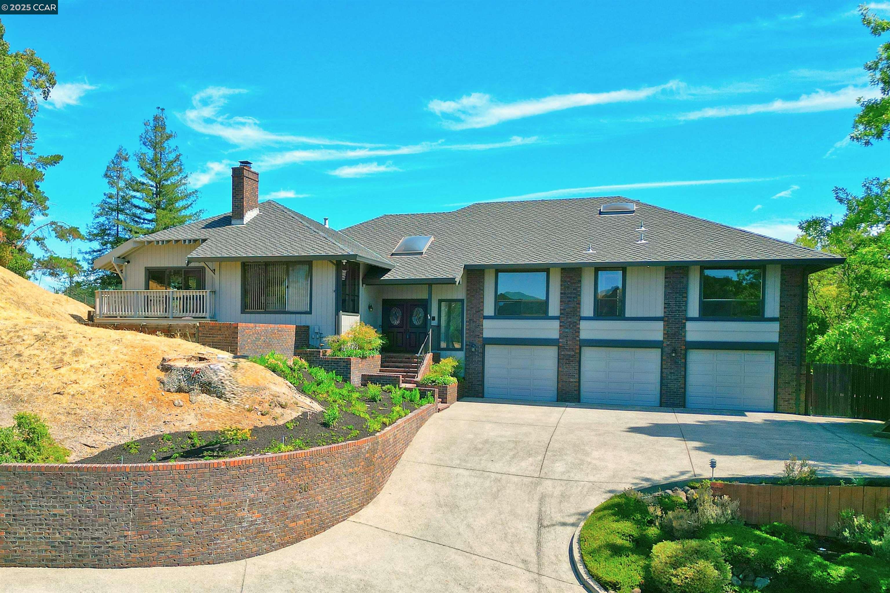 Detail Gallery Image 2 of 34 For 36 Candlewood Place, Walnut Creek,  CA 94595 - 5 Beds | 3/1 Baths