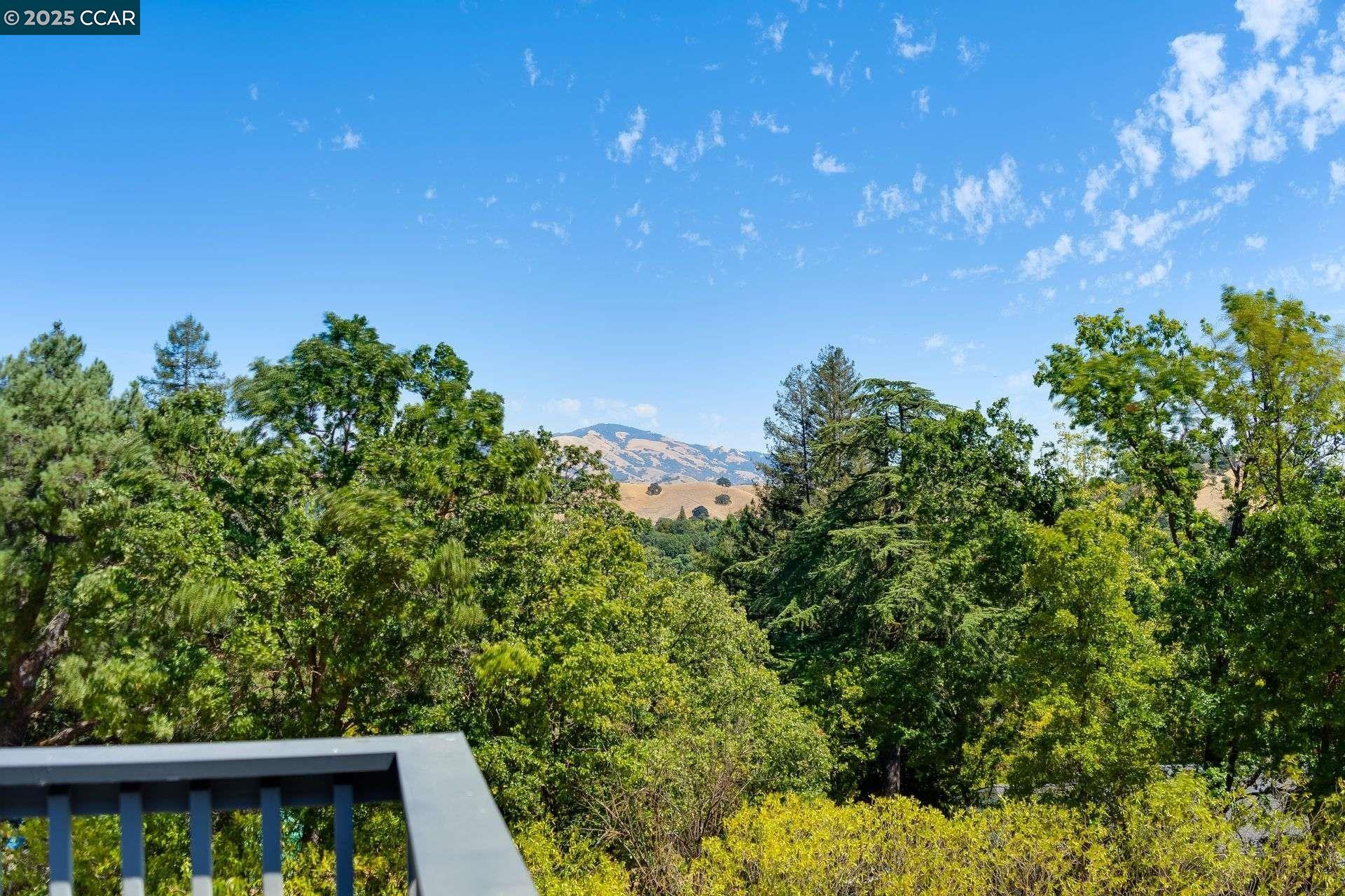 Detail Gallery Image 12 of 43 For 36 Candlewood Place, Walnut Creek,  CA 94595 - 5 Beds | 3/1 Baths