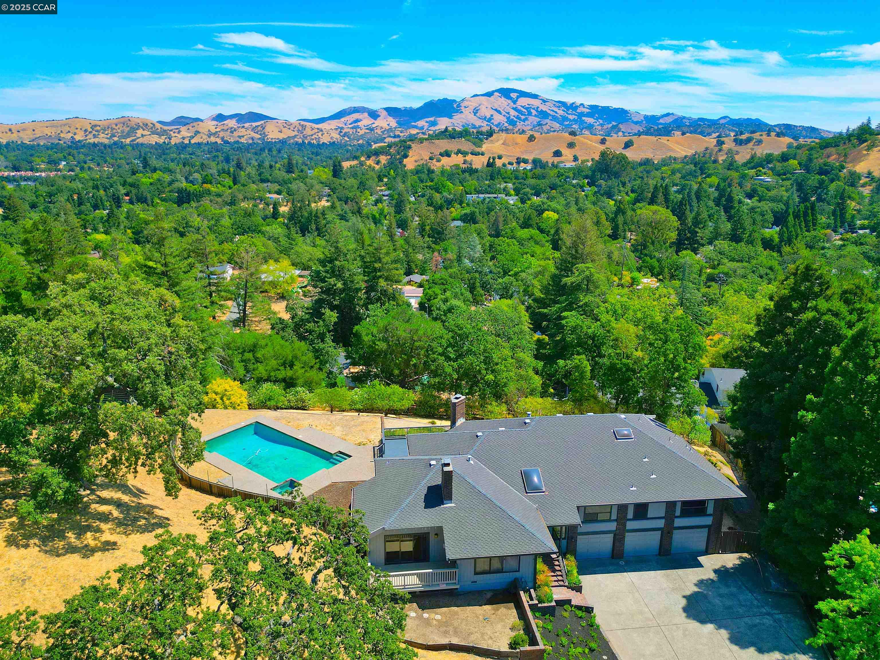 Detail Gallery Image 3 of 34 For 36 Candlewood Place, Walnut Creek,  CA 94595 - 5 Beds | 3/1 Baths