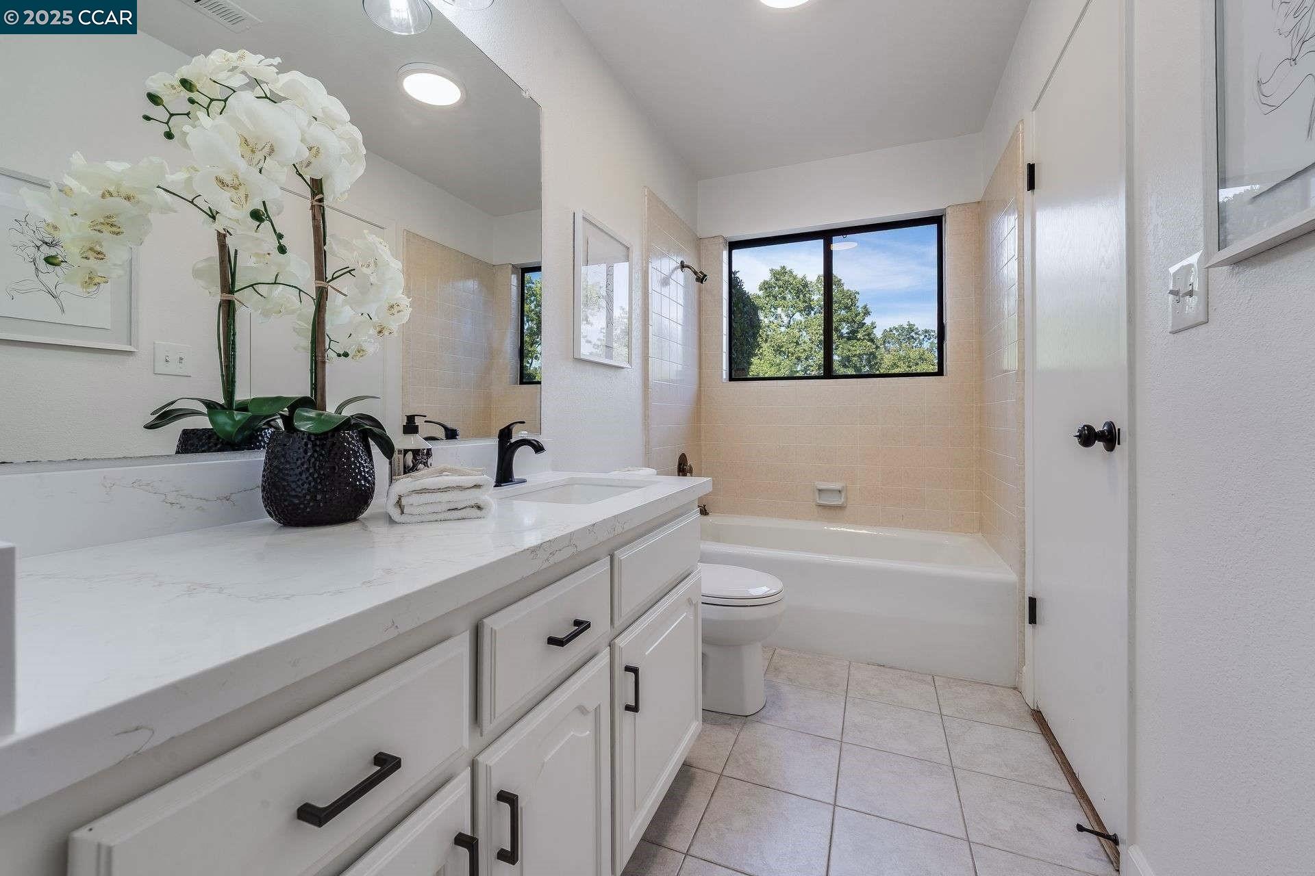 Detail Gallery Image 27 of 34 For 36 Candlewood Place, Walnut Creek,  CA 94595 - 5 Beds | 3/1 Baths