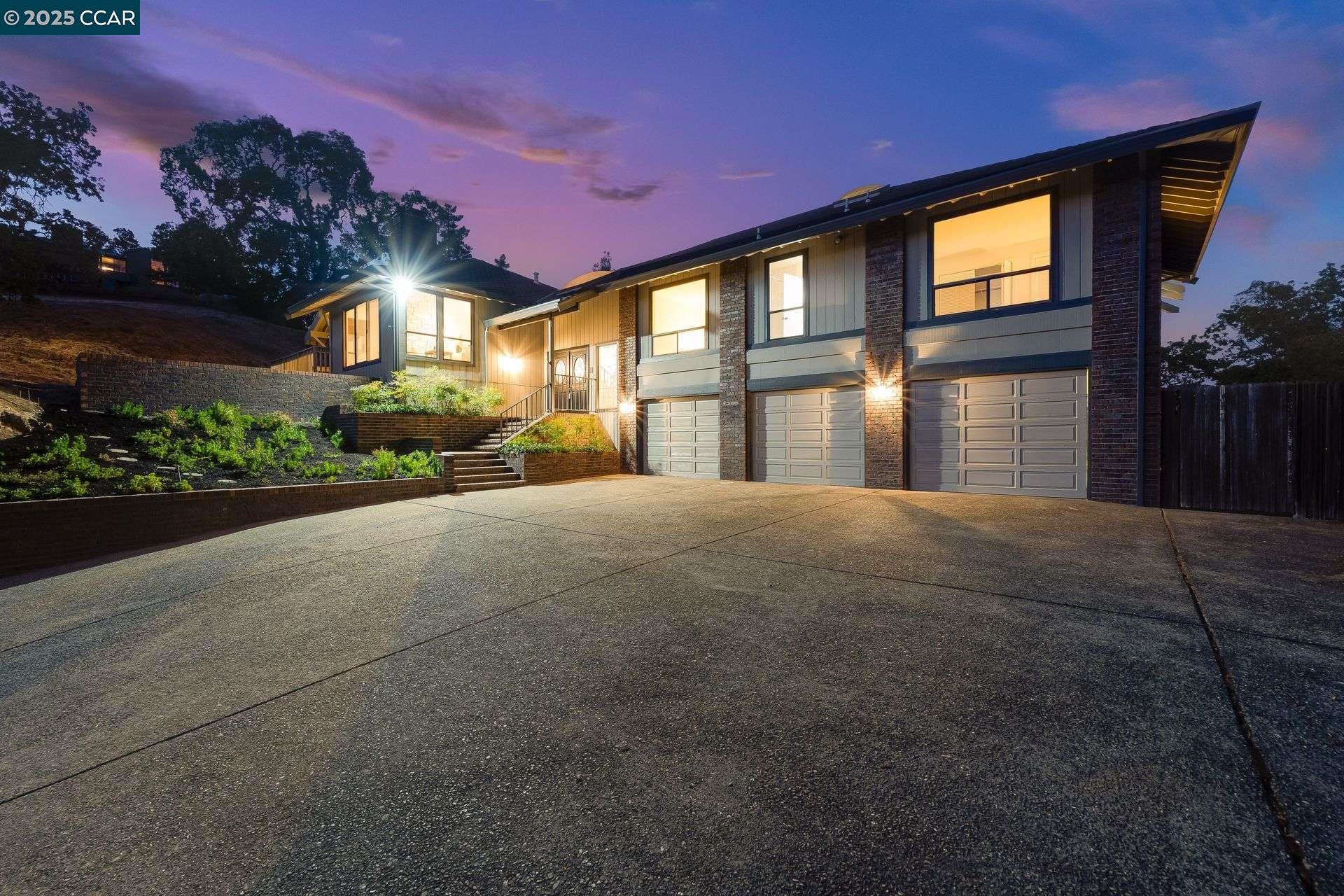 Detail Gallery Image 4 of 34 For 36 Candlewood Place, Walnut Creek,  CA 94595 - 5 Beds | 3/1 Baths