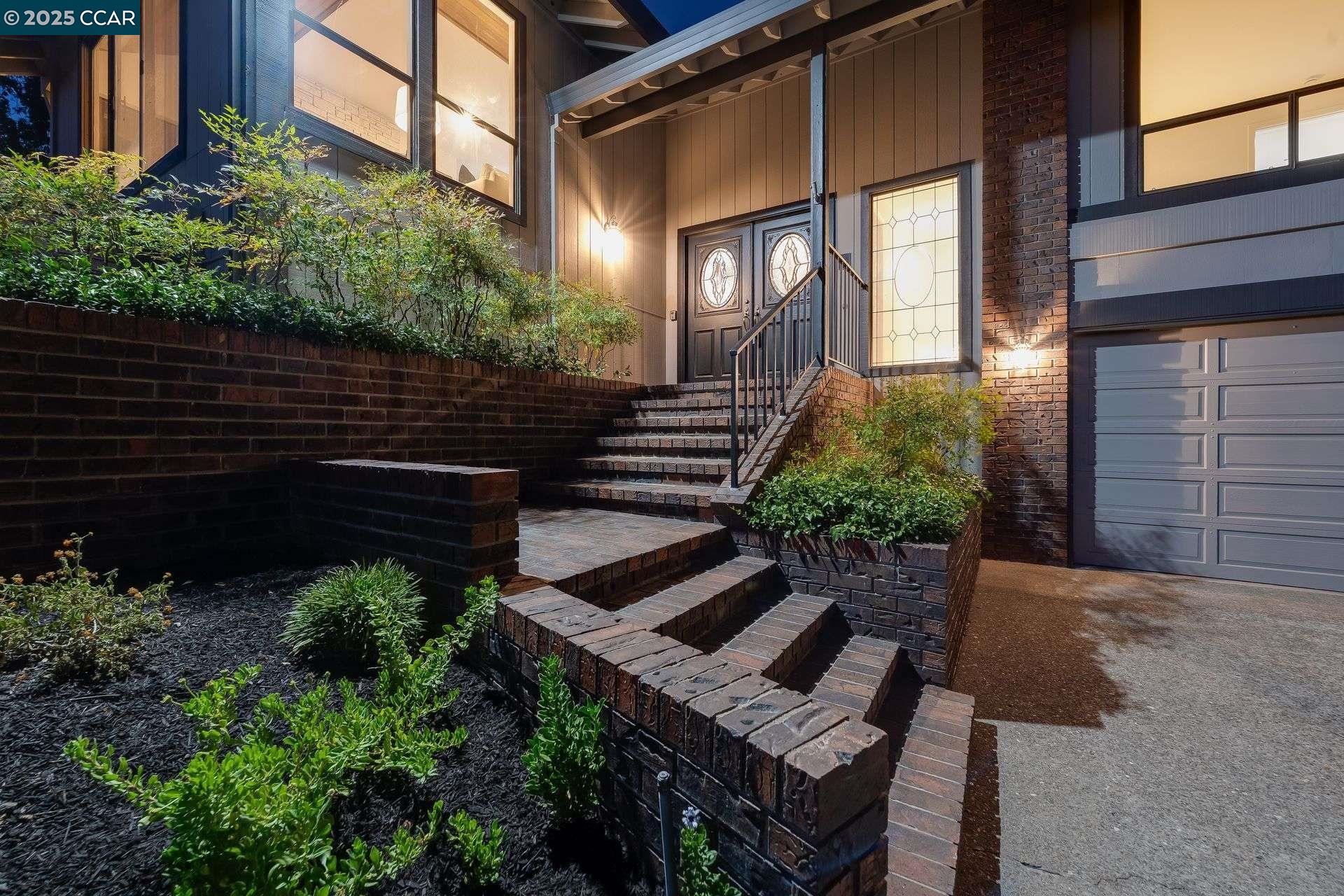 Detail Gallery Image 5 of 34 For 36 Candlewood Place, Walnut Creek,  CA 94595 - 5 Beds | 3/1 Baths
