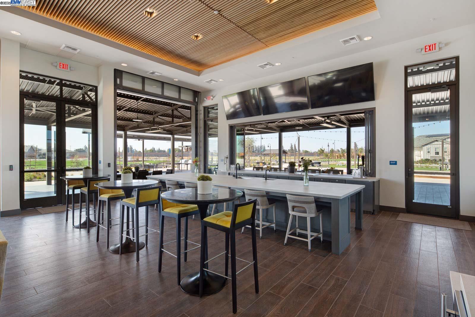 Detail Gallery Image 4 of 13 For 732 Conrad Court, Manteca,  CA 95336 - 2 Beds | 2/1 Baths