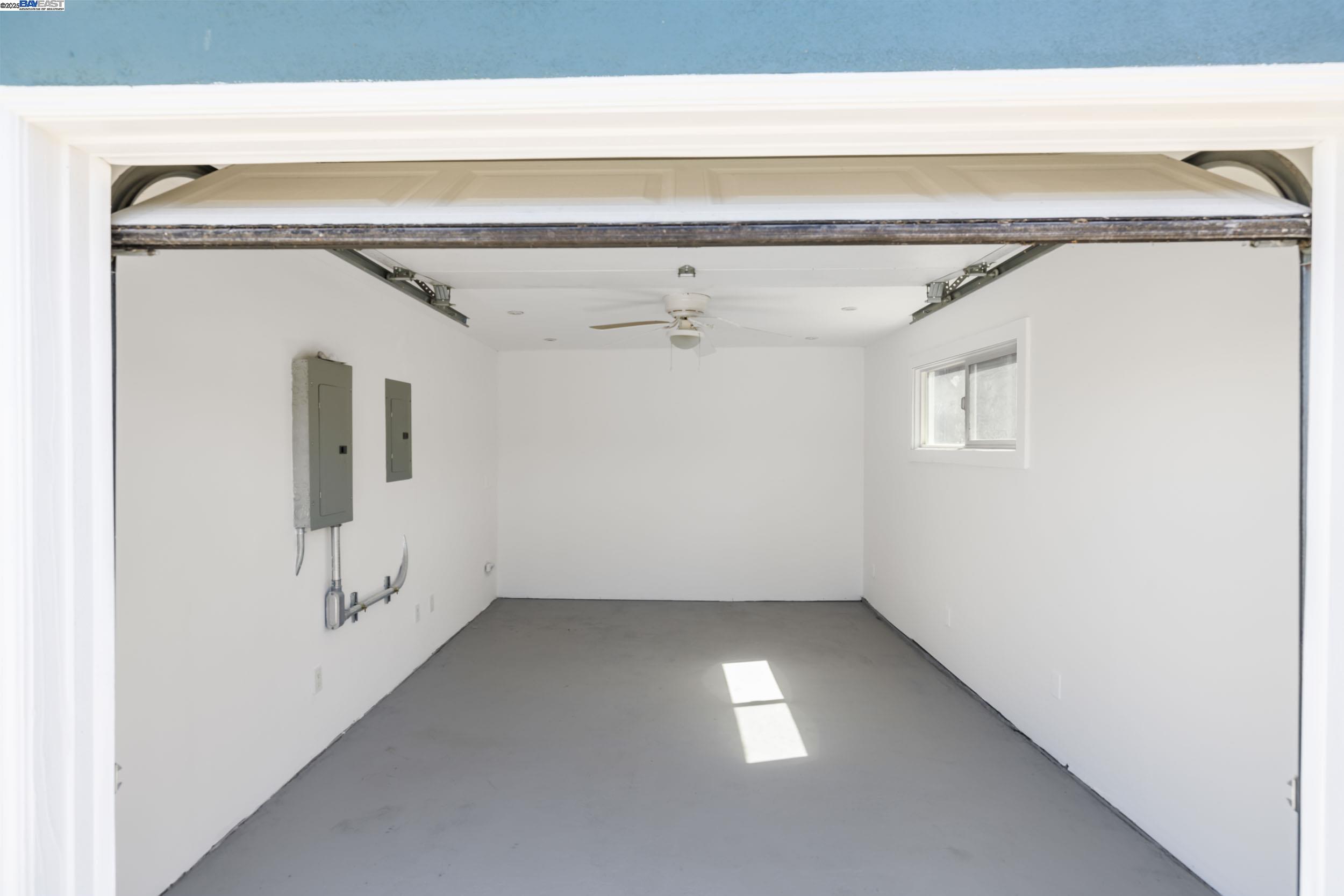 Detail Gallery Image 20 of 30 For 8802 Seneca St, Oakland,  CA 94605 - 2 Beds | 2 Baths