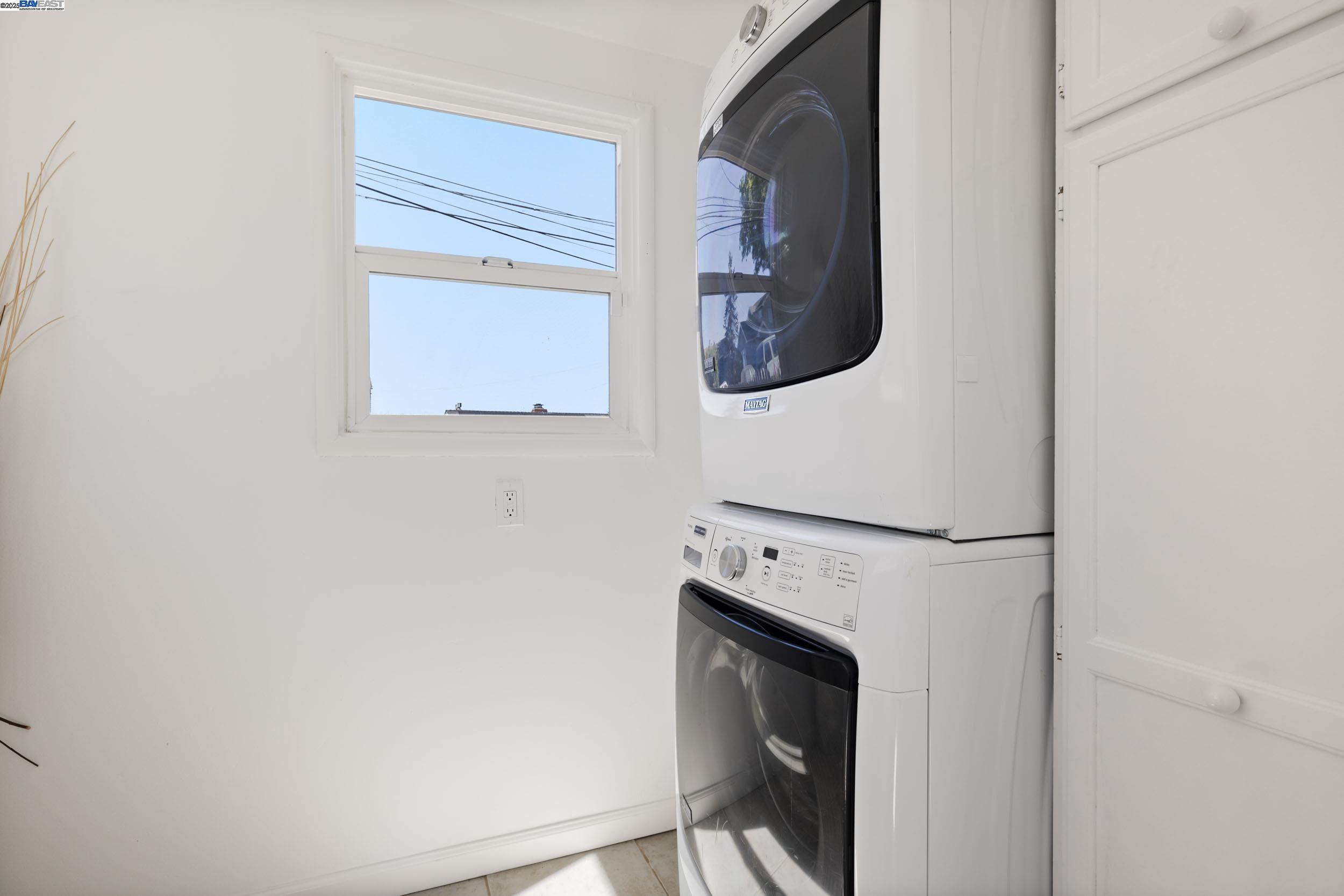 Detail Gallery Image 6 of 30 For 8802 Seneca St, Oakland,  CA 94605 - 2 Beds | 2 Baths