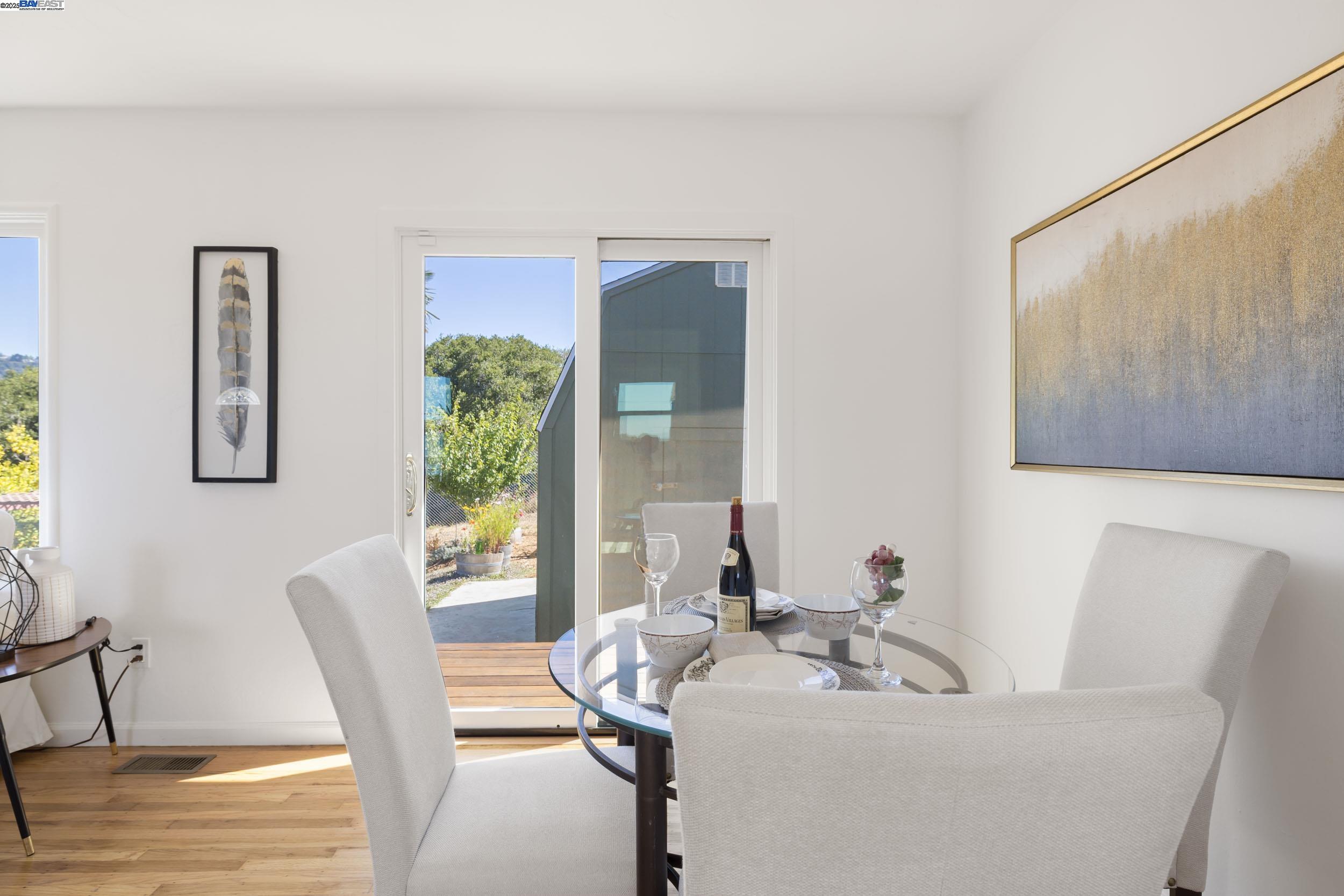 Detail Gallery Image 8 of 30 For 8802 Seneca St, Oakland,  CA 94605 - 2 Beds | 2 Baths