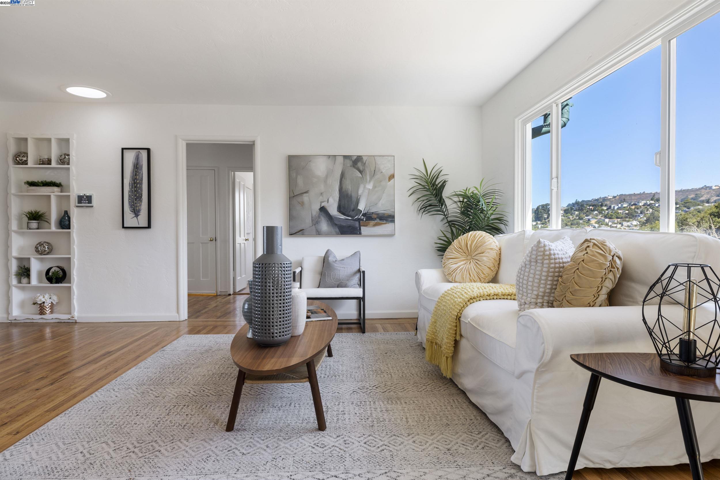 Detail Gallery Image 9 of 30 For 8802 Seneca St, Oakland,  CA 94605 - 2 Beds | 2 Baths