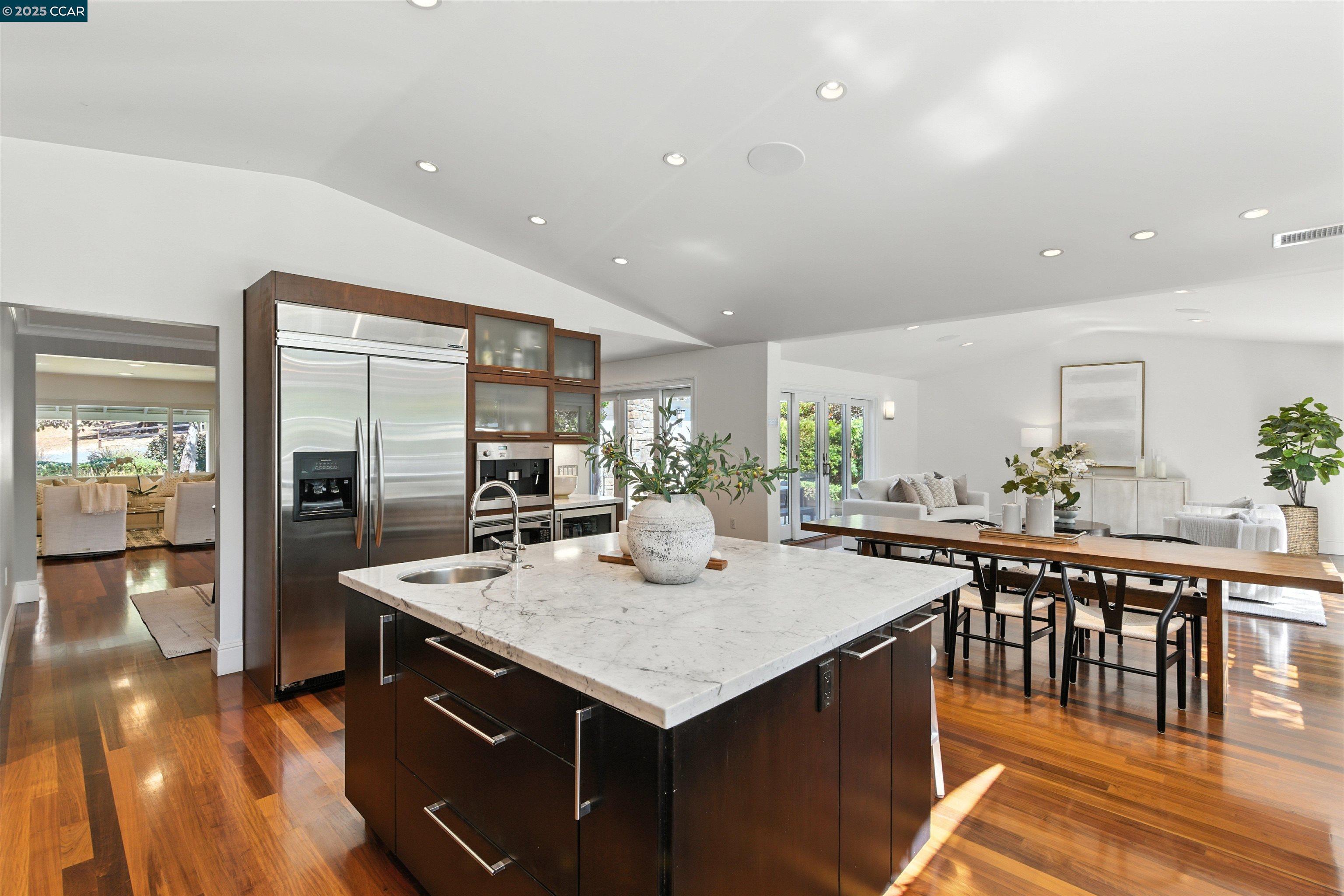 Detail Gallery Image 15 of 42 For 101 Meadow Ln, Orinda,  CA 94563 - 4 Beds | 3 Baths