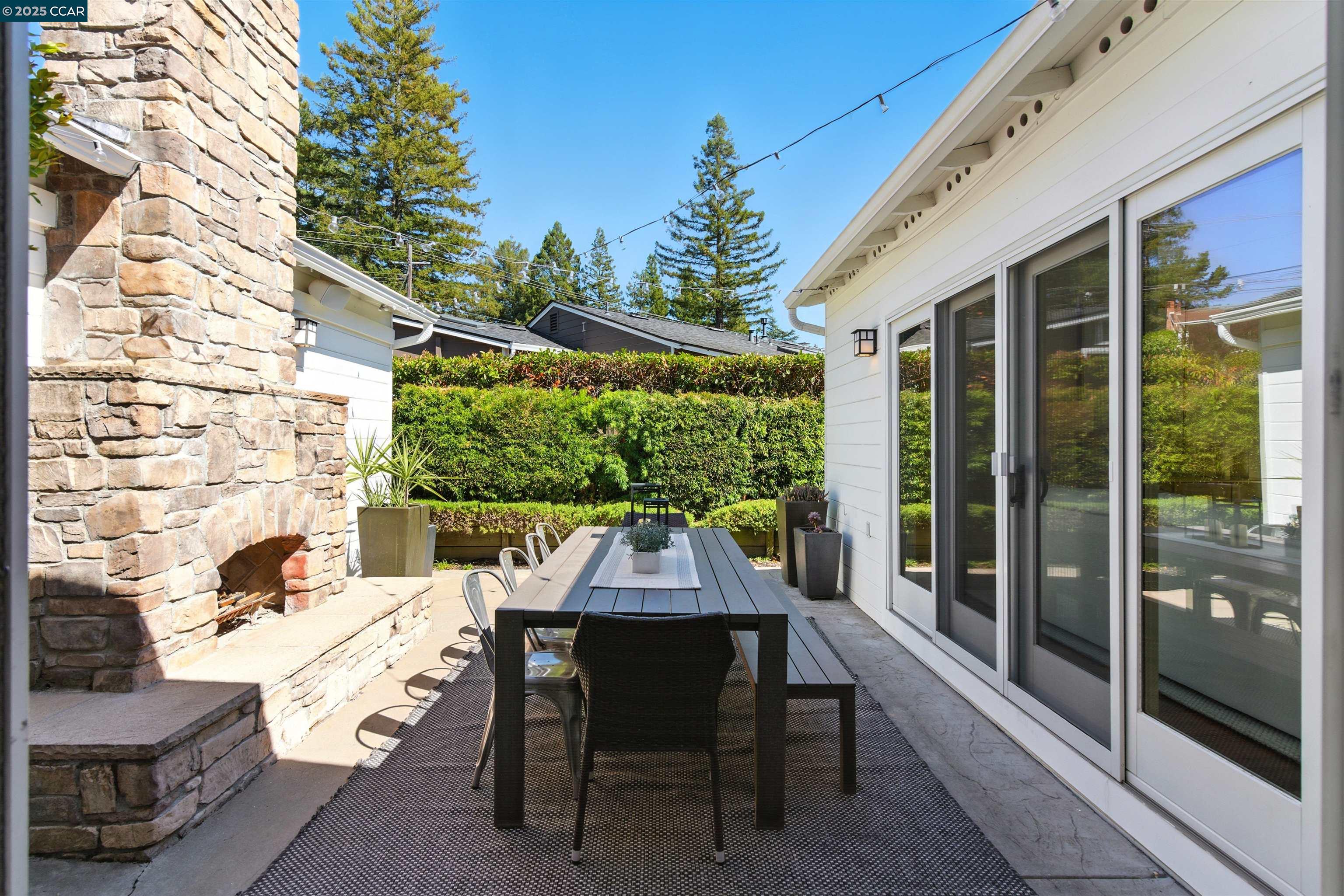 Detail Gallery Image 27 of 42 For 101 Meadow Ln, Orinda,  CA 94563 - 4 Beds | 3 Baths