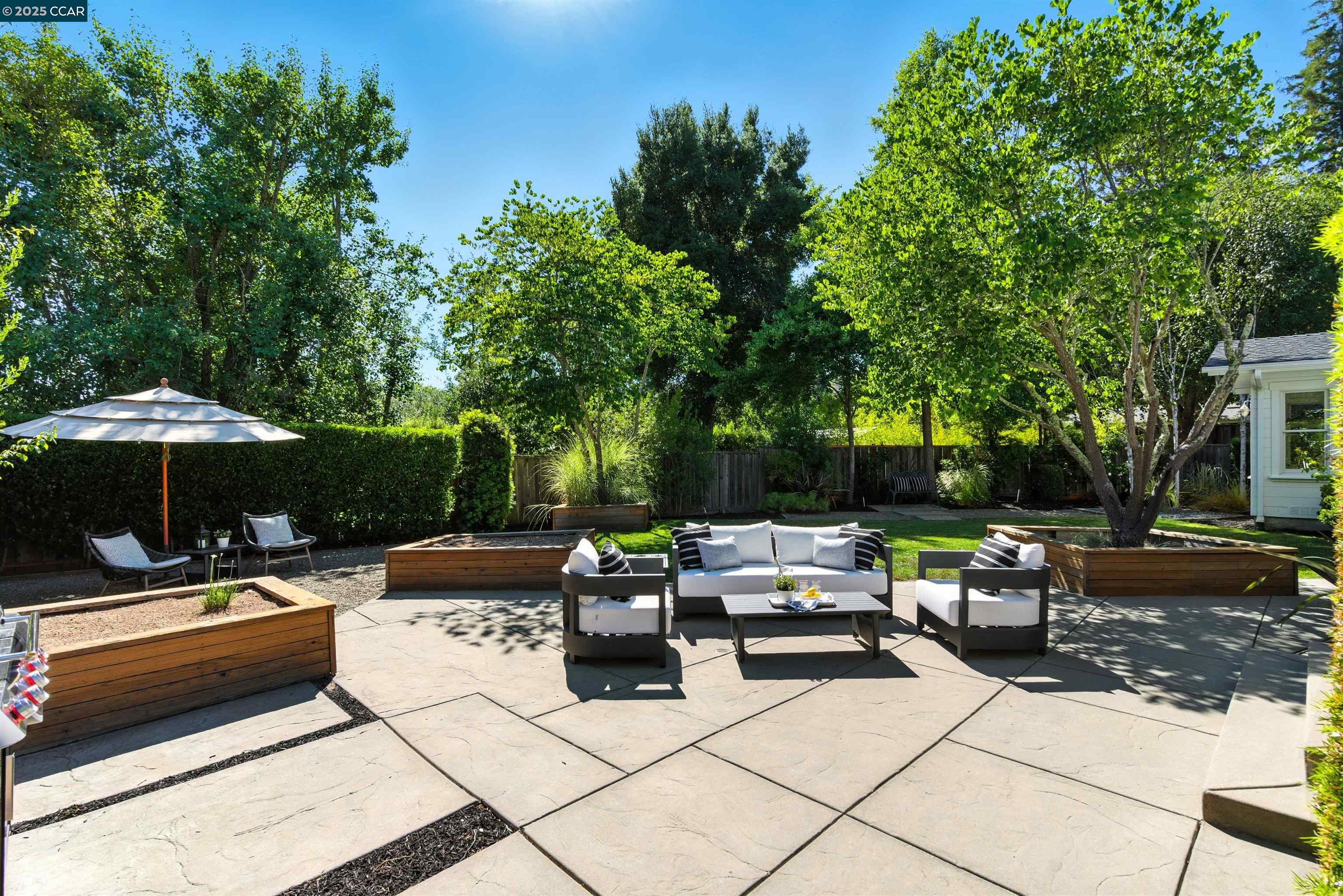 Detail Gallery Image 29 of 42 For 101 Meadow Ln, Orinda,  CA 94563 - 4 Beds | 3 Baths