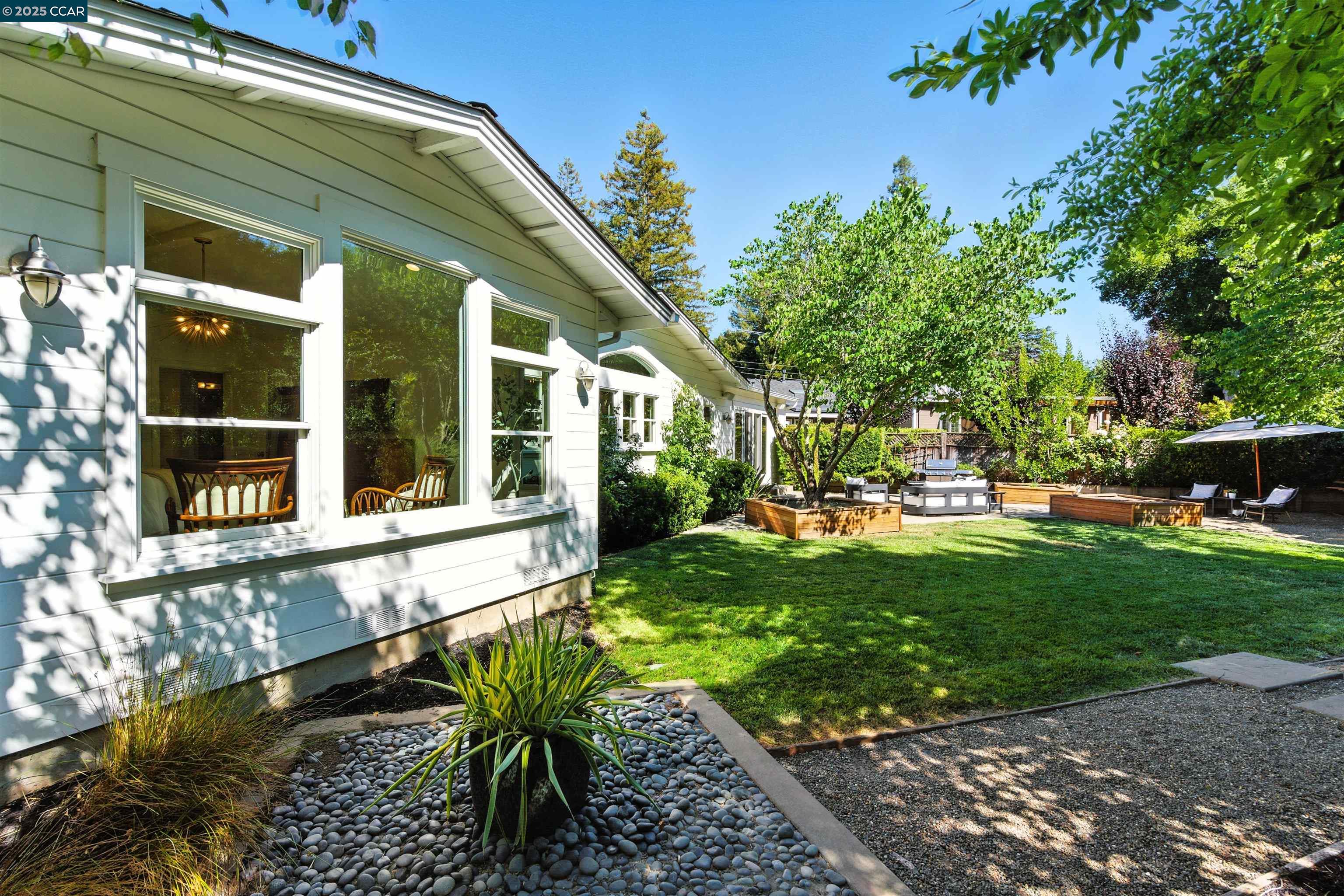 Detail Gallery Image 31 of 42 For 101 Meadow Ln, Orinda,  CA 94563 - 4 Beds | 3 Baths