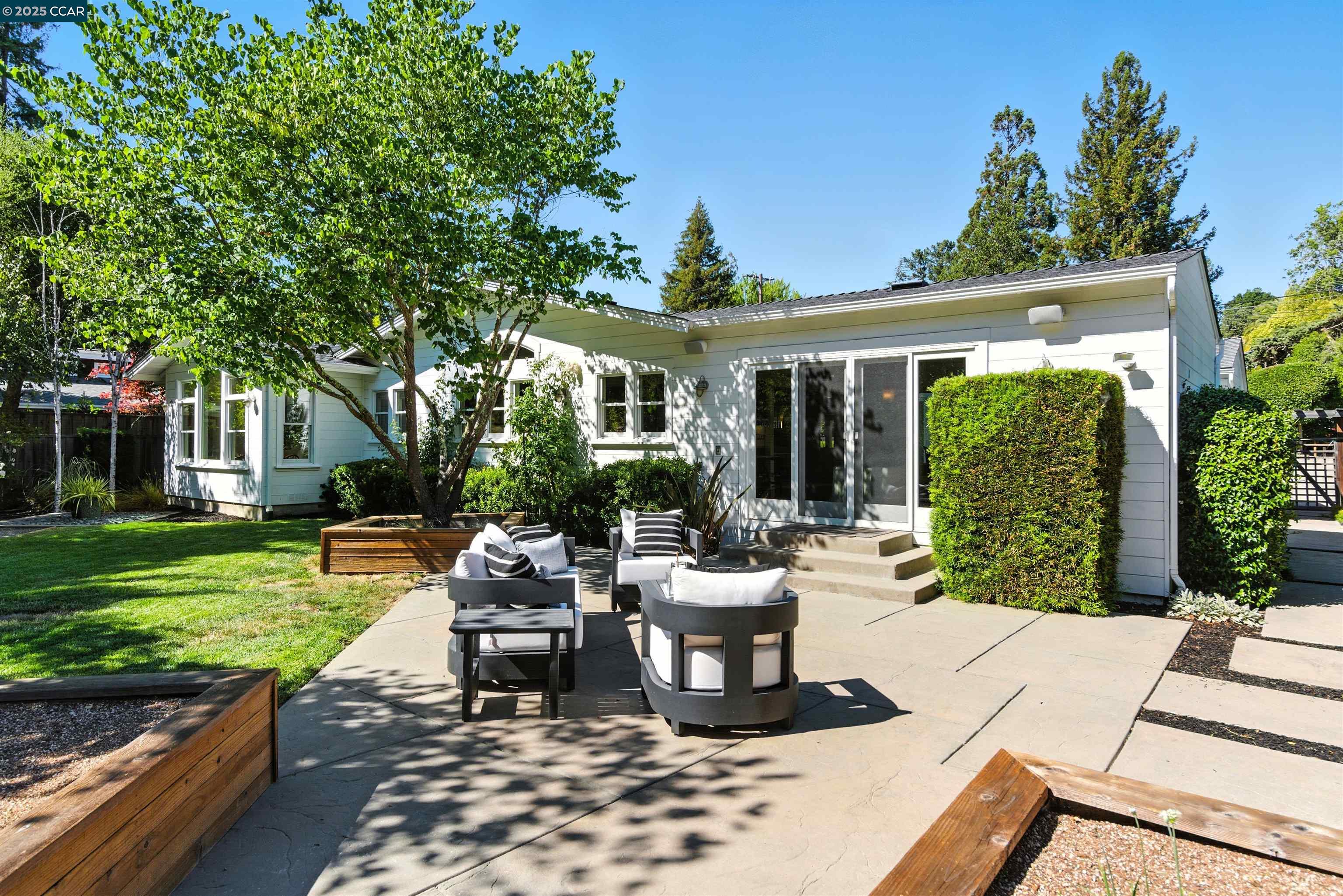 Detail Gallery Image 32 of 42 For 101 Meadow Ln, Orinda,  CA 94563 - 4 Beds | 3 Baths