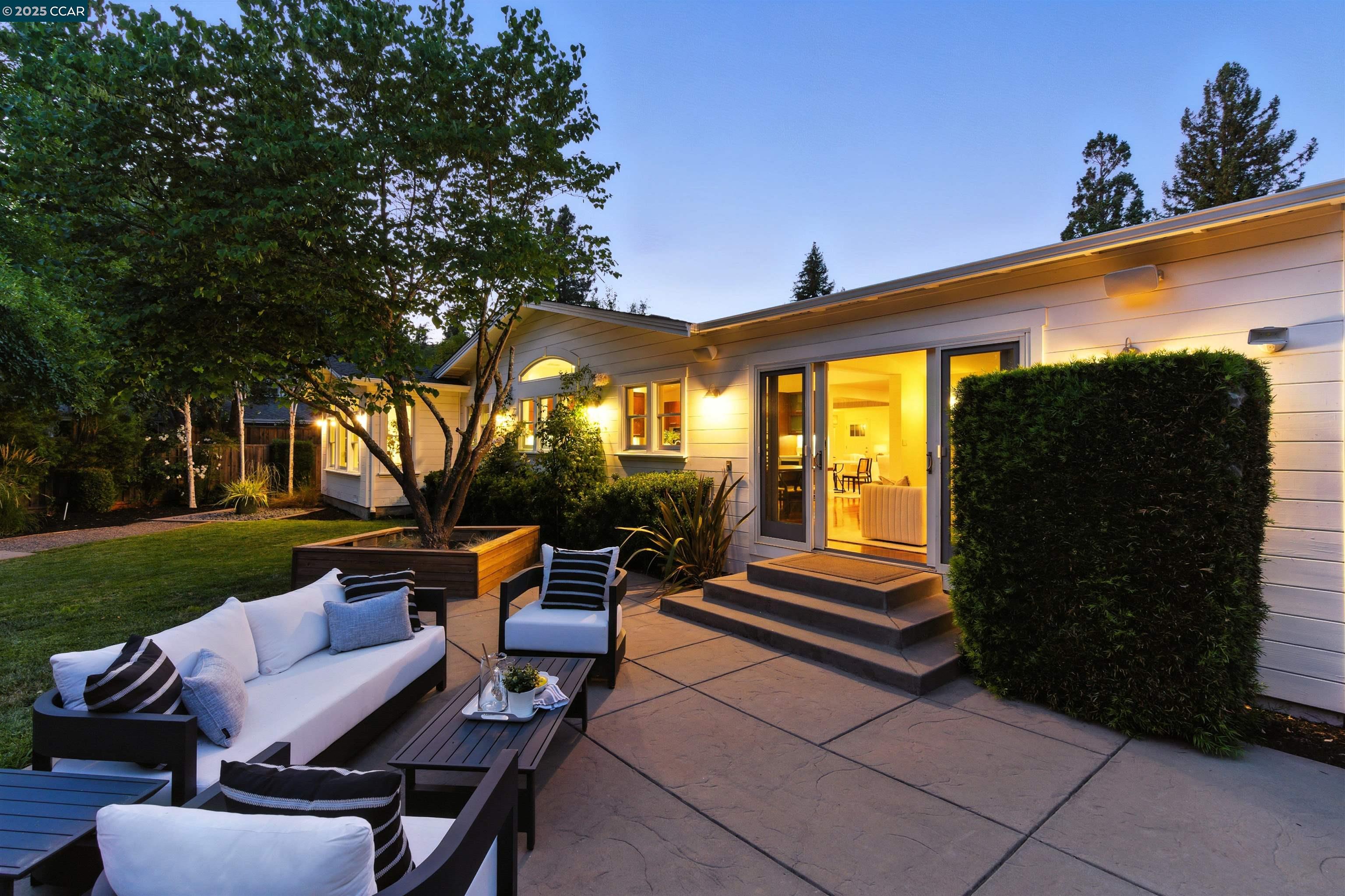 Detail Gallery Image 39 of 42 For 101 Meadow Ln, Orinda,  CA 94563 - 4 Beds | 3 Baths
