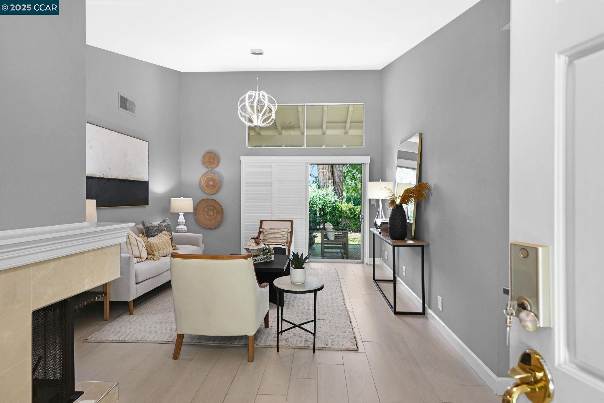 Detail Gallery Image 3 of 45 For 2085 Cactus Ct #2,  Walnut Creek,  CA 94595 - 2 Beds | 2 Baths