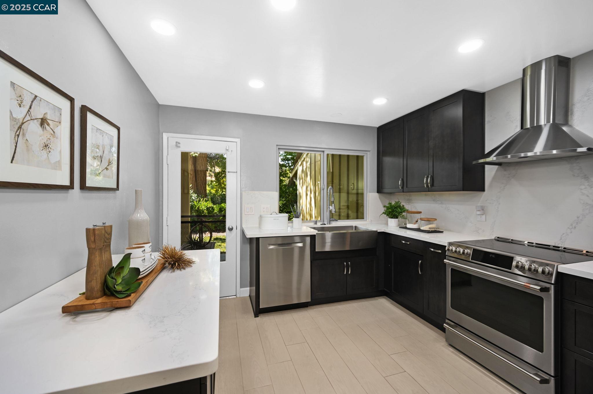 Detail Gallery Image 9 of 45 For 2085 Cactus Ct #2,  Walnut Creek,  CA 94595 - 2 Beds | 2 Baths