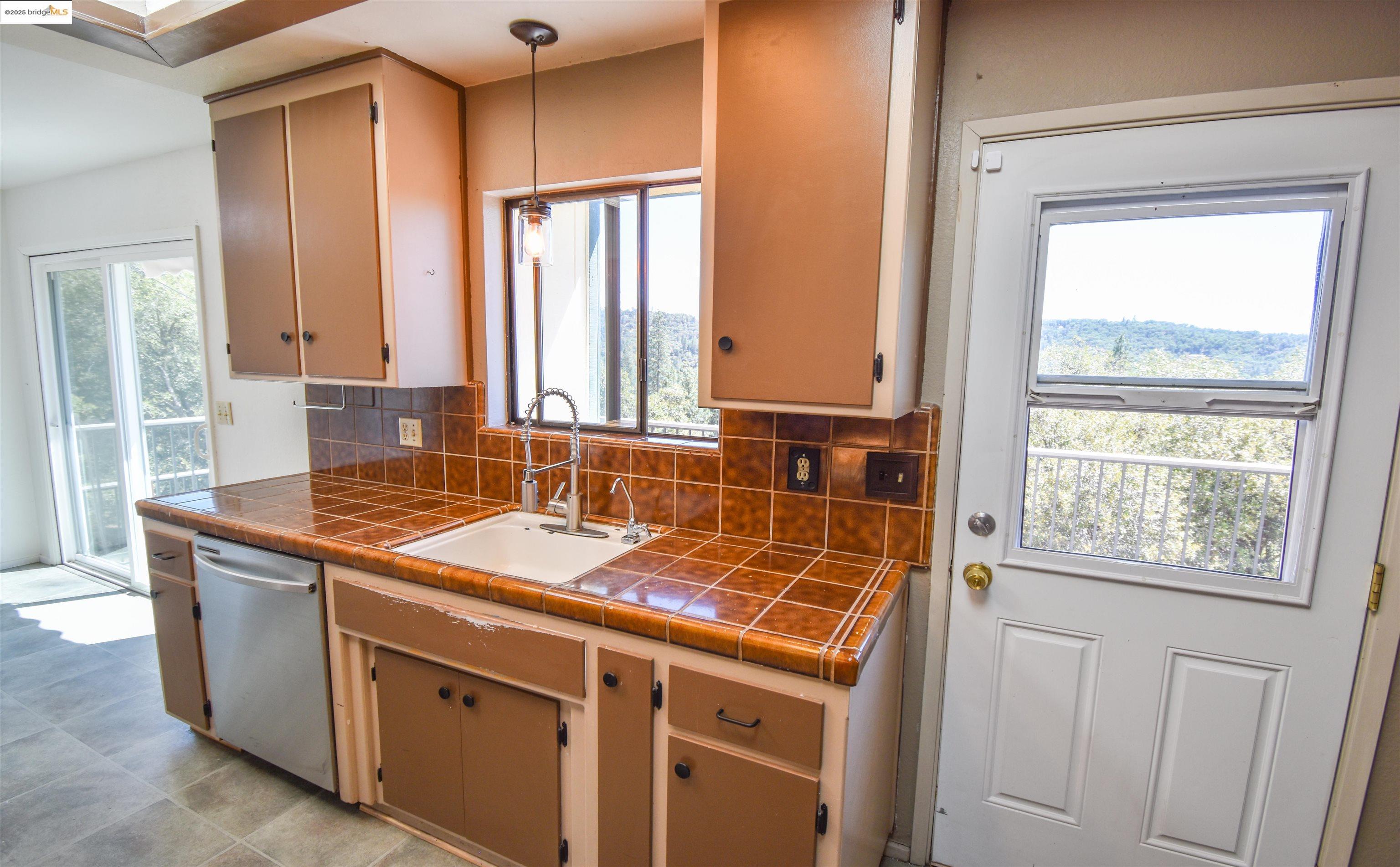 Detail Gallery Image 18 of 39 For 21850 Phoenix Lake Rd, Sonora,  CA 95370 - 3 Beds | 2 Baths