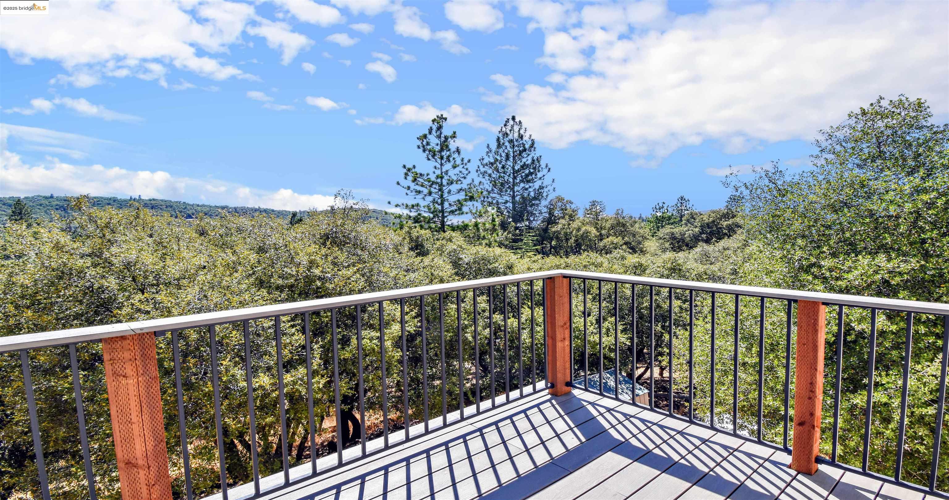 Detail Gallery Image 5 of 39 For 21850 Phoenix Lake Rd, Sonora,  CA 95370 - 3 Beds | 2 Baths
