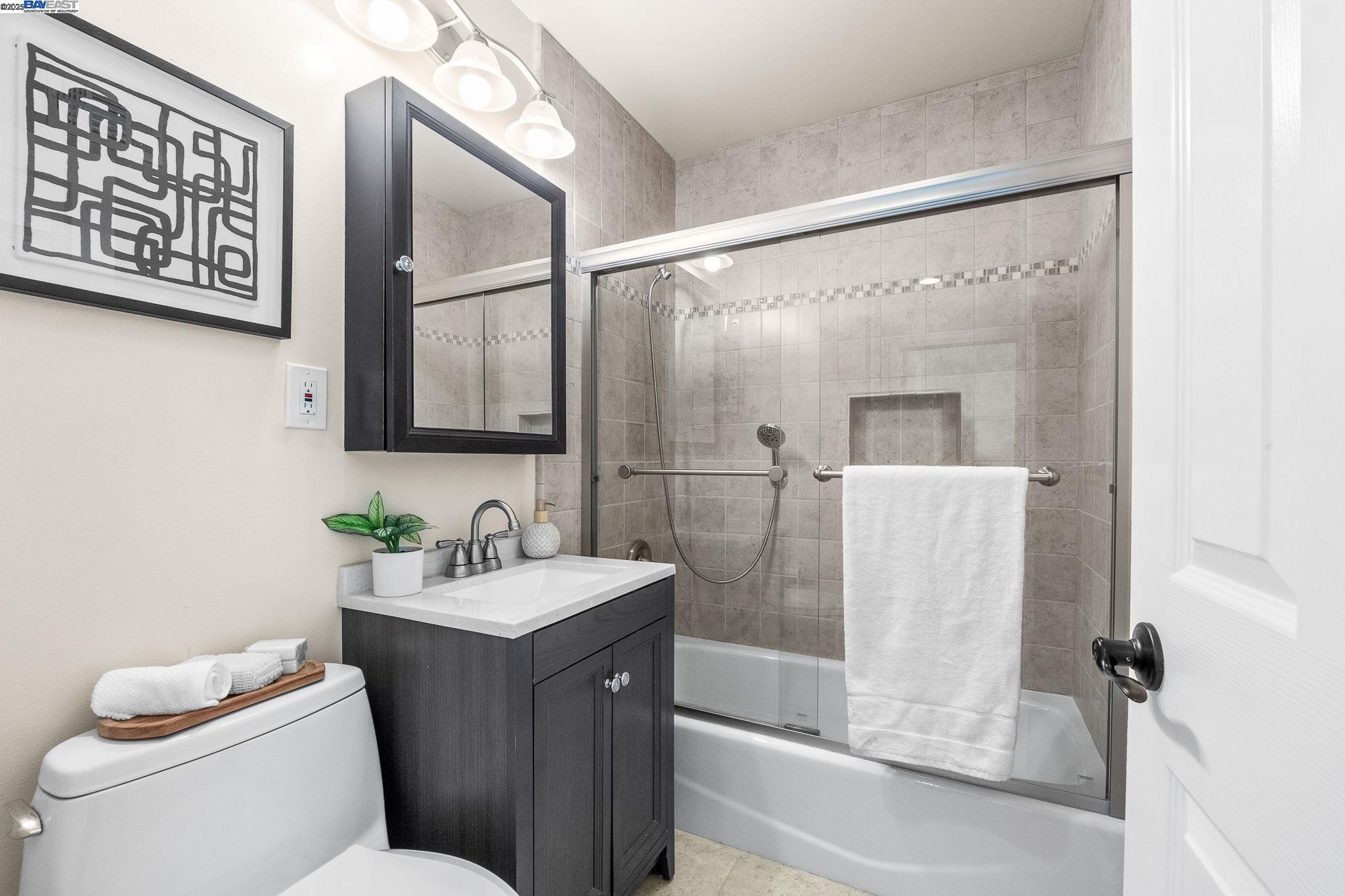 Detail Gallery Image 12 of 25 For 332 Heather Way, South San Francisco,  CA 94080 - 3 Beds | 1 Baths