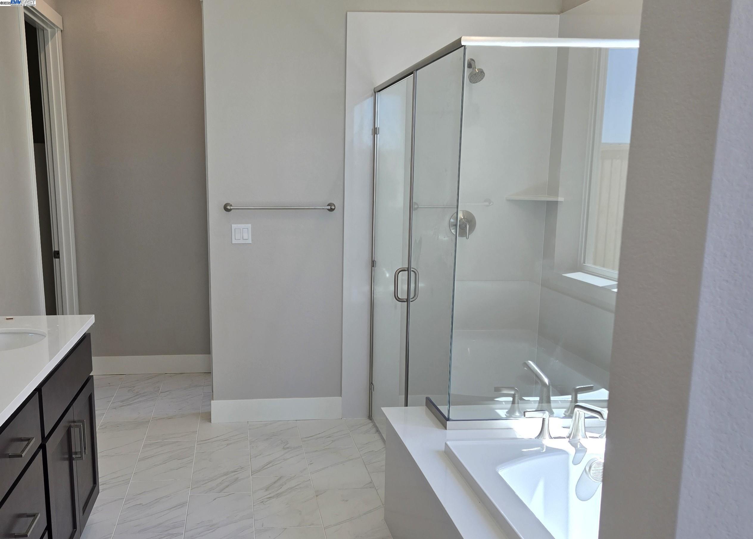 Detail Gallery Image 2 of 21 For 1351 Crescent Avenue, Manteca,  CA 95336 - 2 Beds | 2/1 Baths