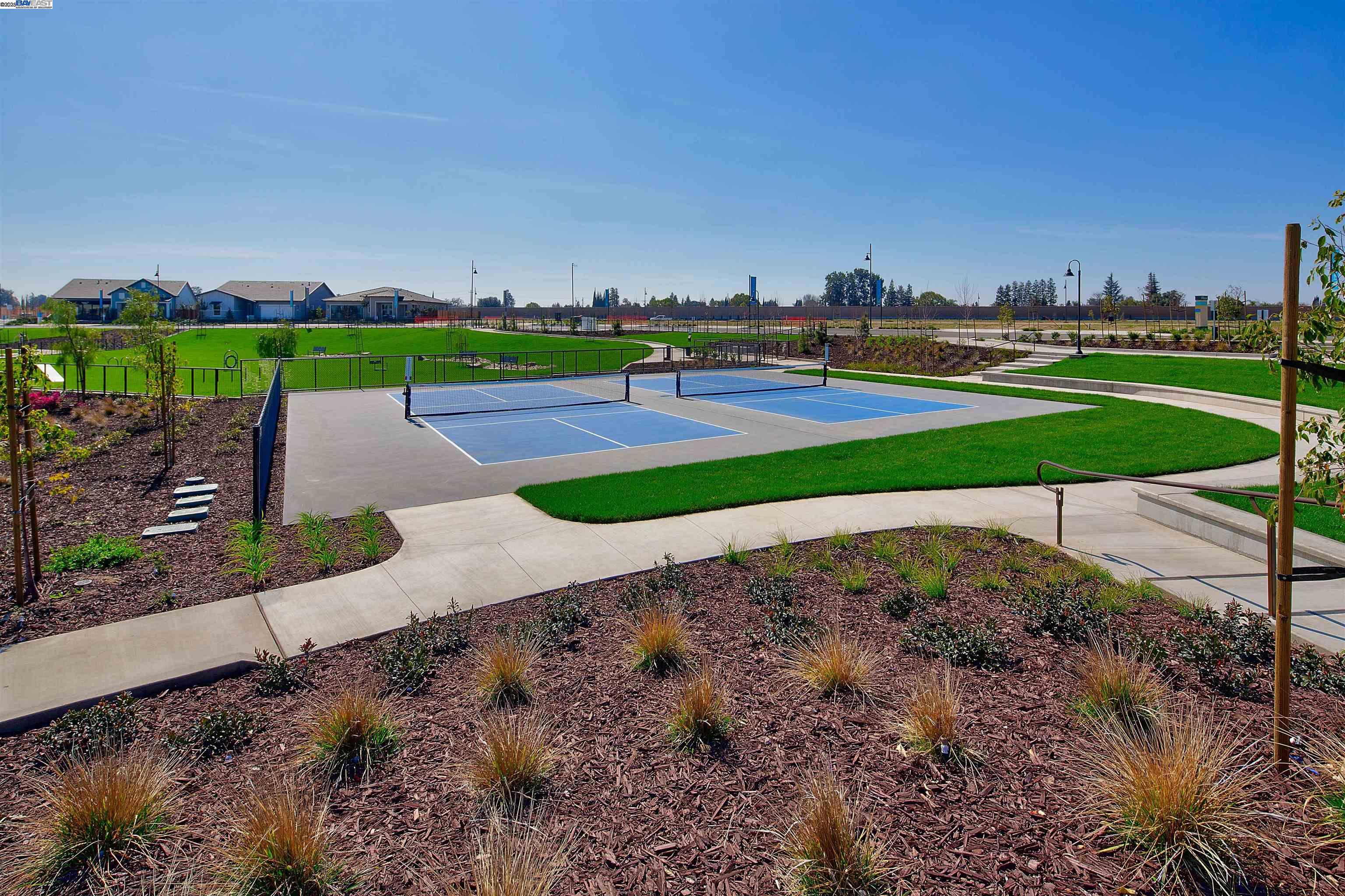 Detail Gallery Image 17 of 21 For 1351 Crescent Avenue, Manteca,  CA 95336 - 2 Beds | 2/1 Baths