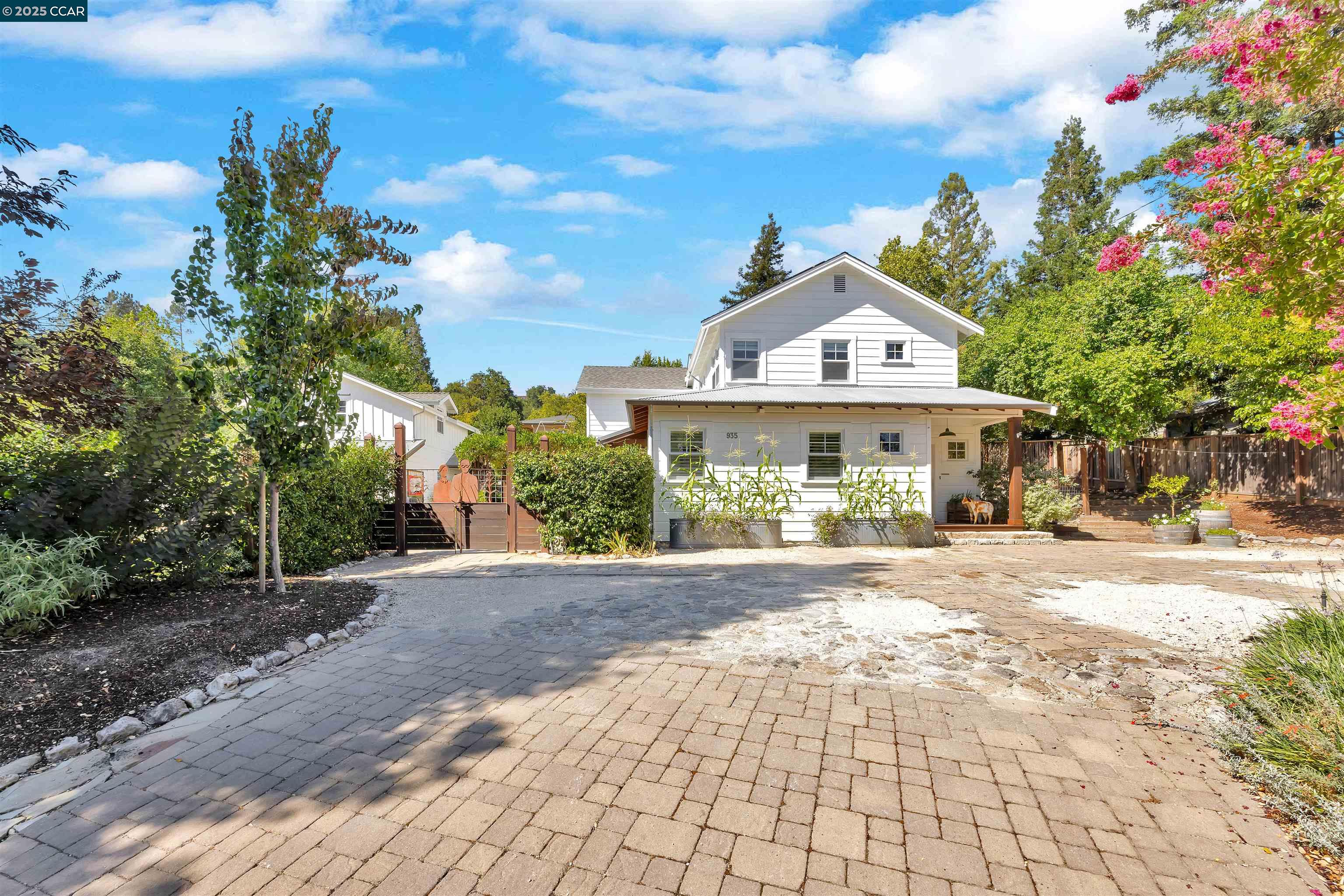 Detail Gallery Image 2 of 52 For 935 Reliez Station Rd, Lafayette,  CA 94549 - 5 Beds | 4/1 Baths