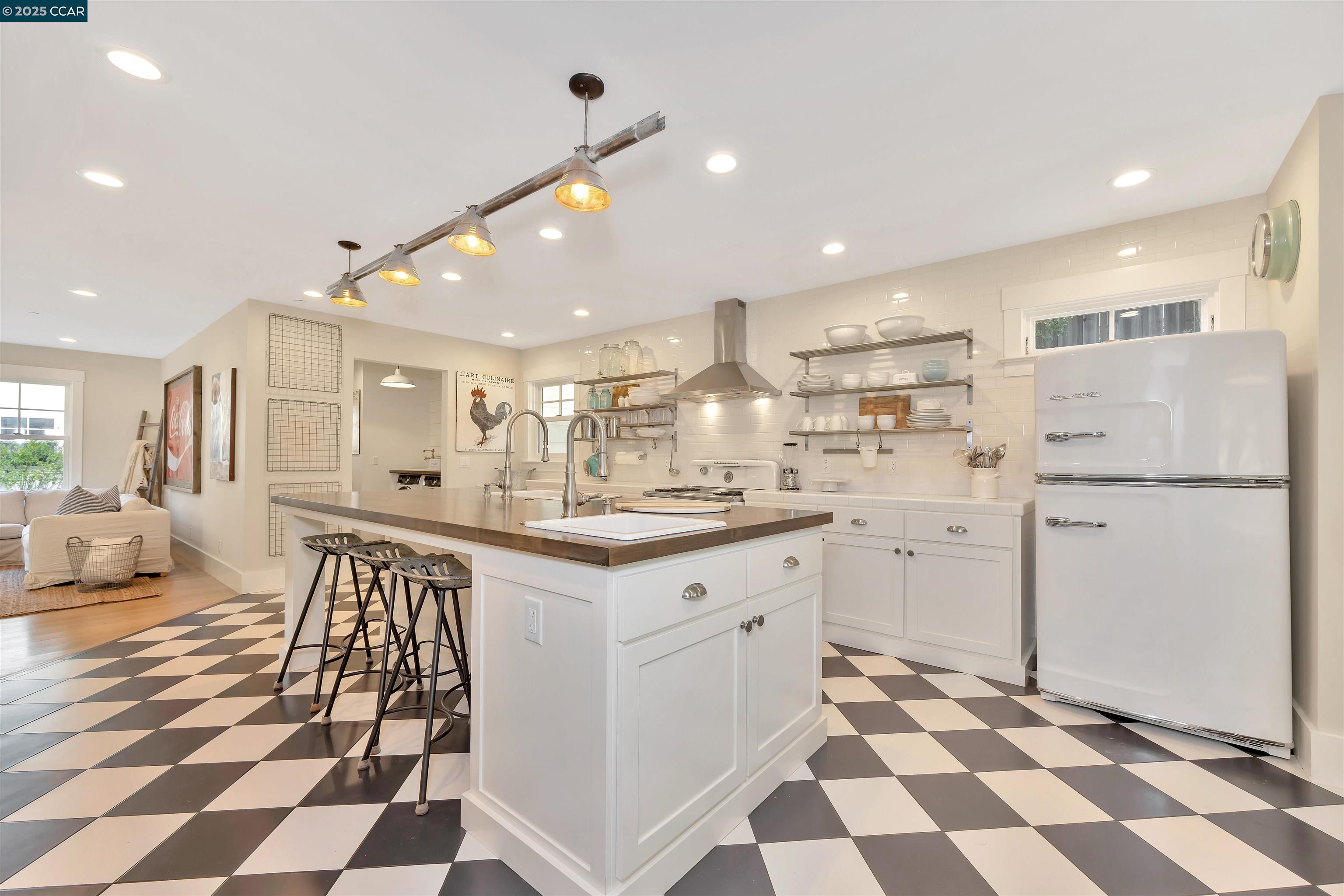 Detail Gallery Image 14 of 52 For 935 Reliez Station Rd, Lafayette,  CA 94549 - 5 Beds | 4/1 Baths