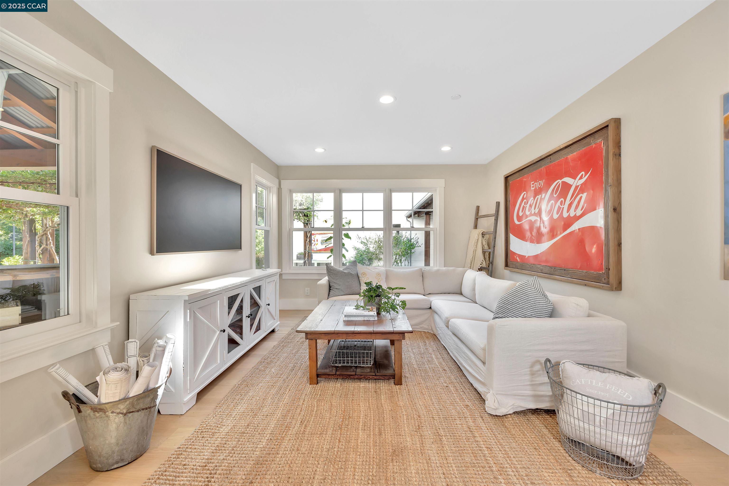 Detail Gallery Image 16 of 52 For 935 Reliez Station Rd, Lafayette,  CA 94549 - 5 Beds | 4/1 Baths