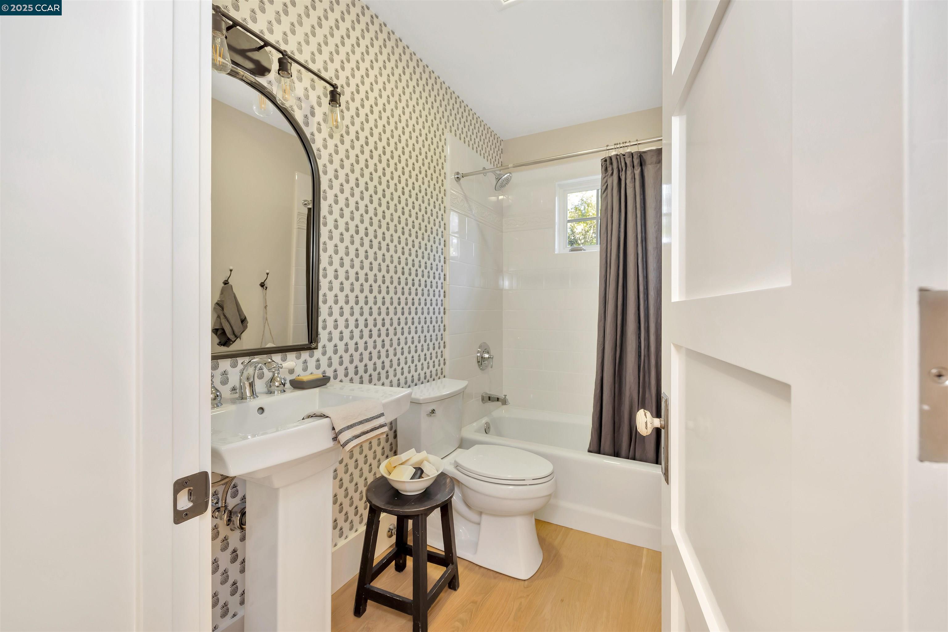 Detail Gallery Image 21 of 52 For 935 Reliez Station Rd, Lafayette,  CA 94549 - 5 Beds | 4/1 Baths
