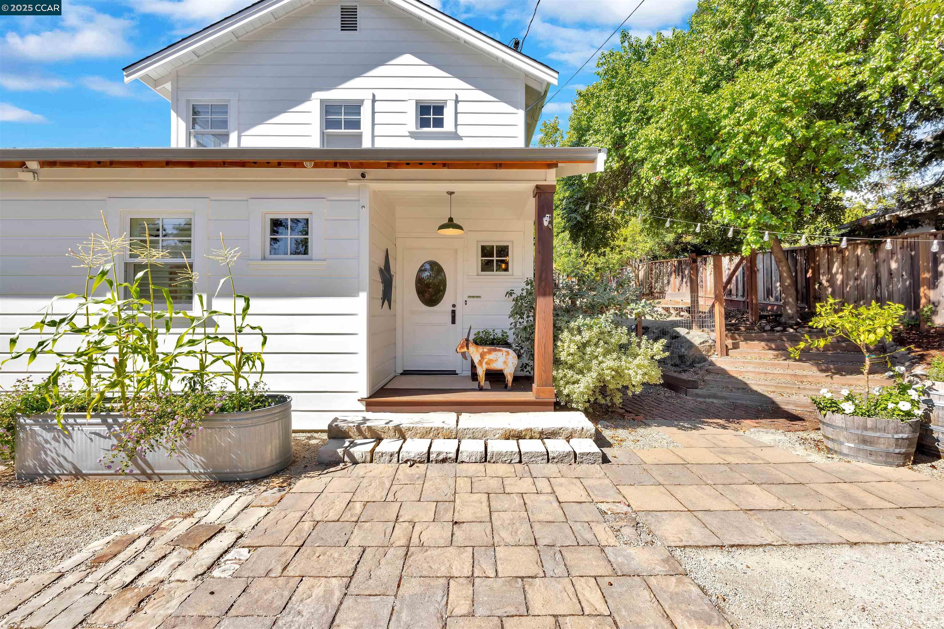 Detail Gallery Image 4 of 52 For 935 Reliez Station Rd, Lafayette,  CA 94549 - 5 Beds | 4/1 Baths