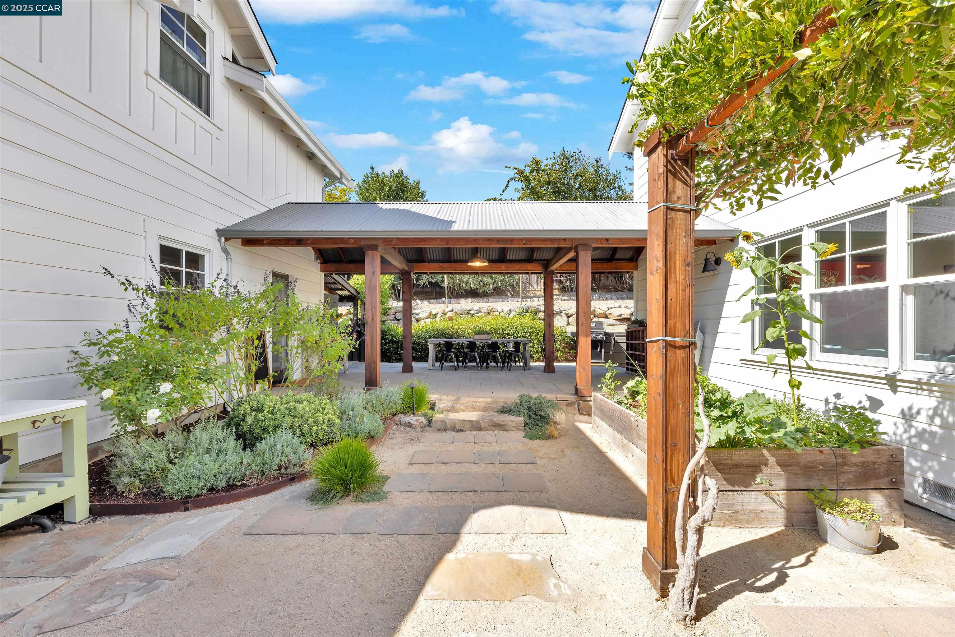 Detail Gallery Image 41 of 52 For 935 Reliez Station Rd, Lafayette,  CA 94549 - 5 Beds | 4/1 Baths