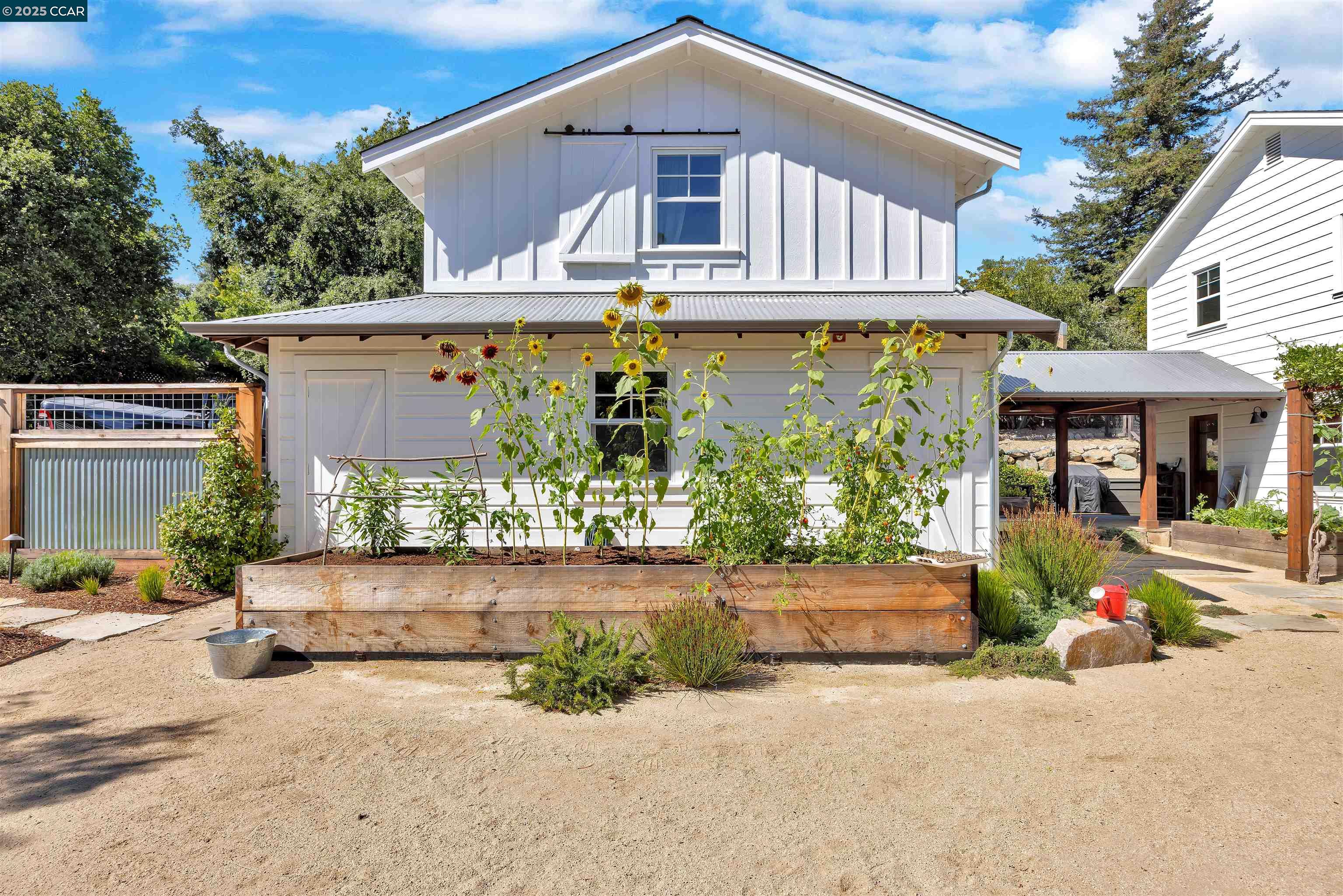 Detail Gallery Image 43 of 52 For 935 Reliez Station Rd, Lafayette,  CA 94549 - 5 Beds | 4/1 Baths