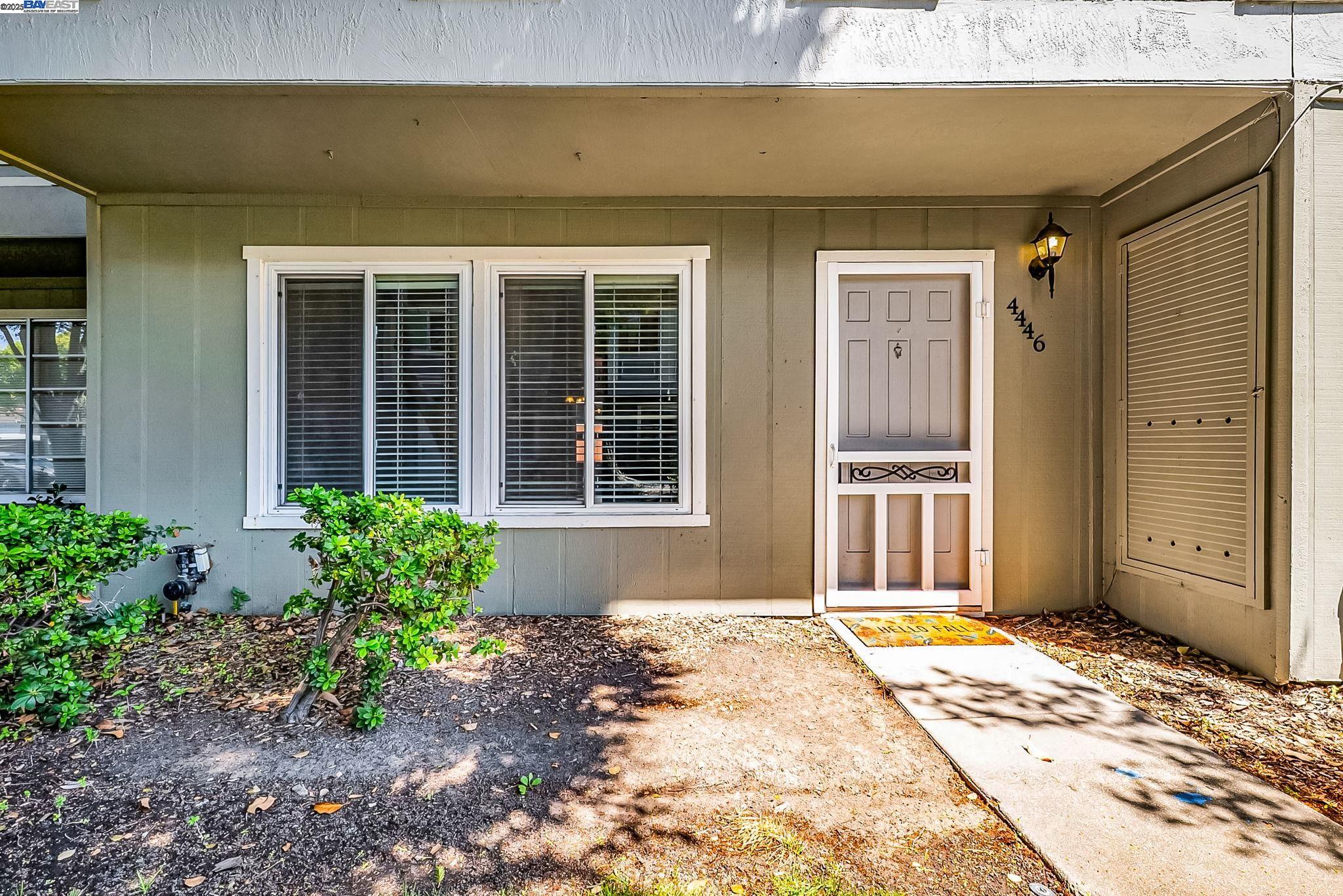 Detail Gallery Image 2 of 33 For 4446 Seminole Way, Pleasanton,  CA 94588-4201 - 4 Beds | 2/1 Baths