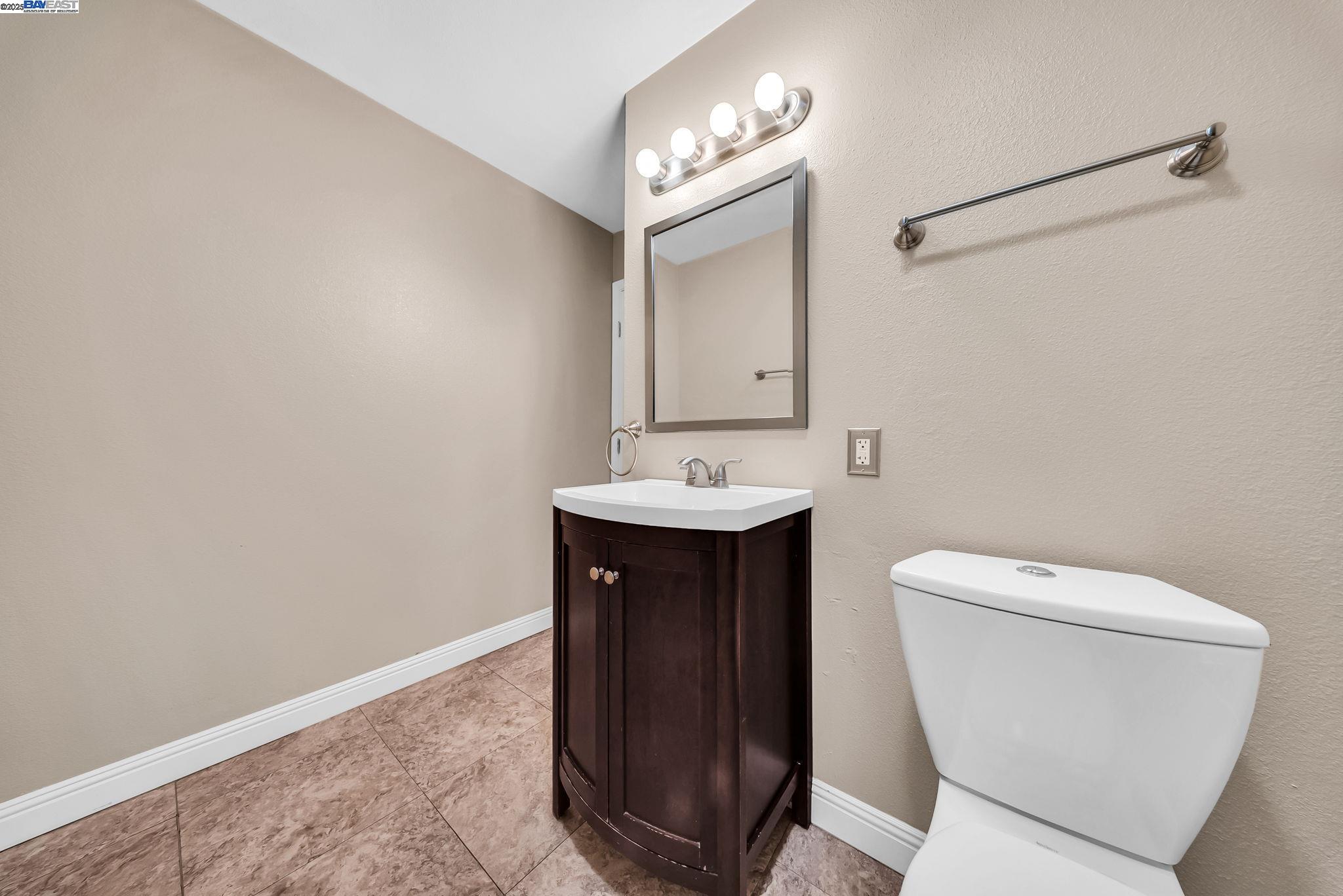 Detail Gallery Image 19 of 33 For 4446 Seminole Way, Pleasanton,  CA 94588-4201 - 4 Beds | 2/1 Baths