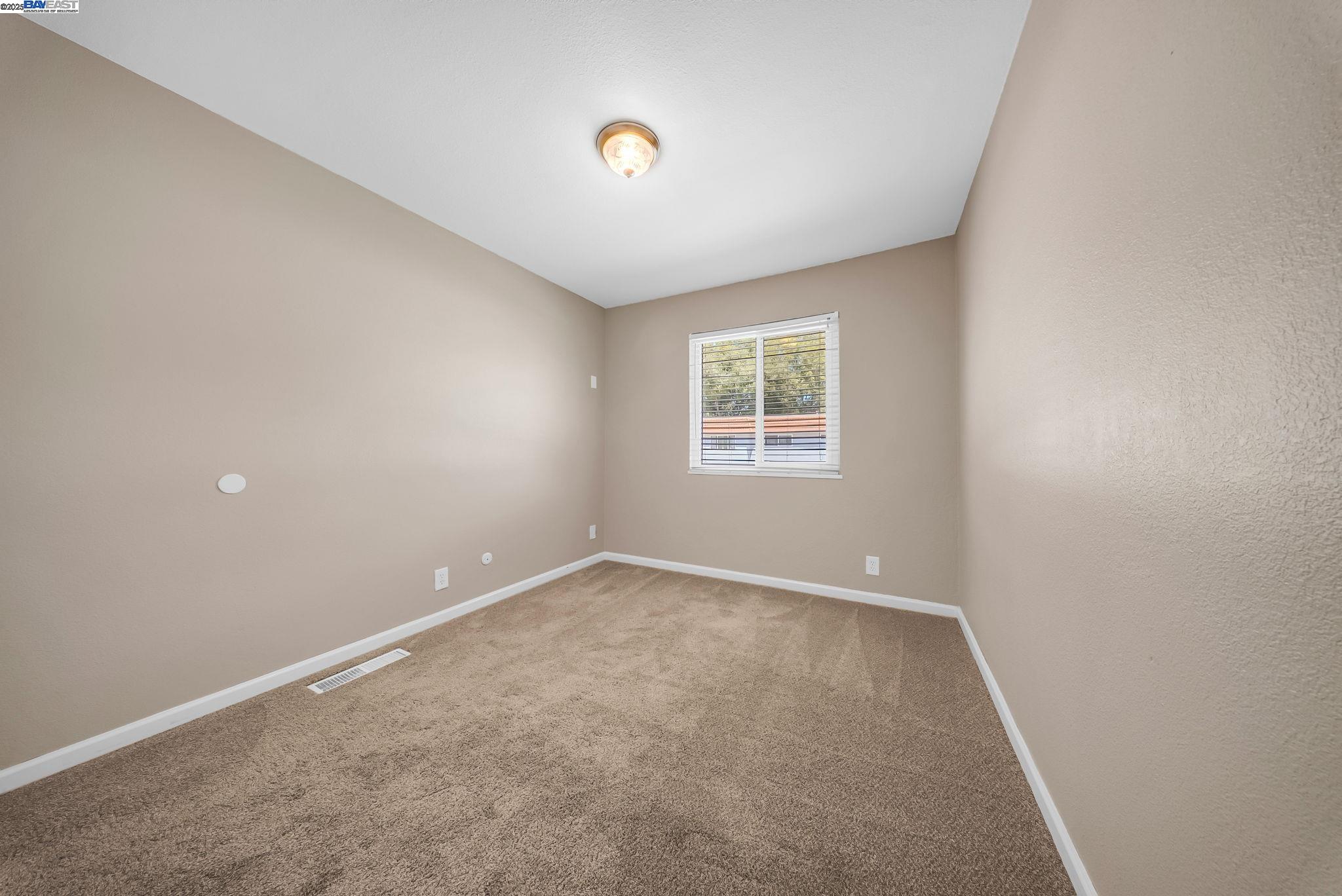 Detail Gallery Image 21 of 33 For 4446 Seminole Way, Pleasanton,  CA 94588-4201 - 4 Beds | 2/1 Baths