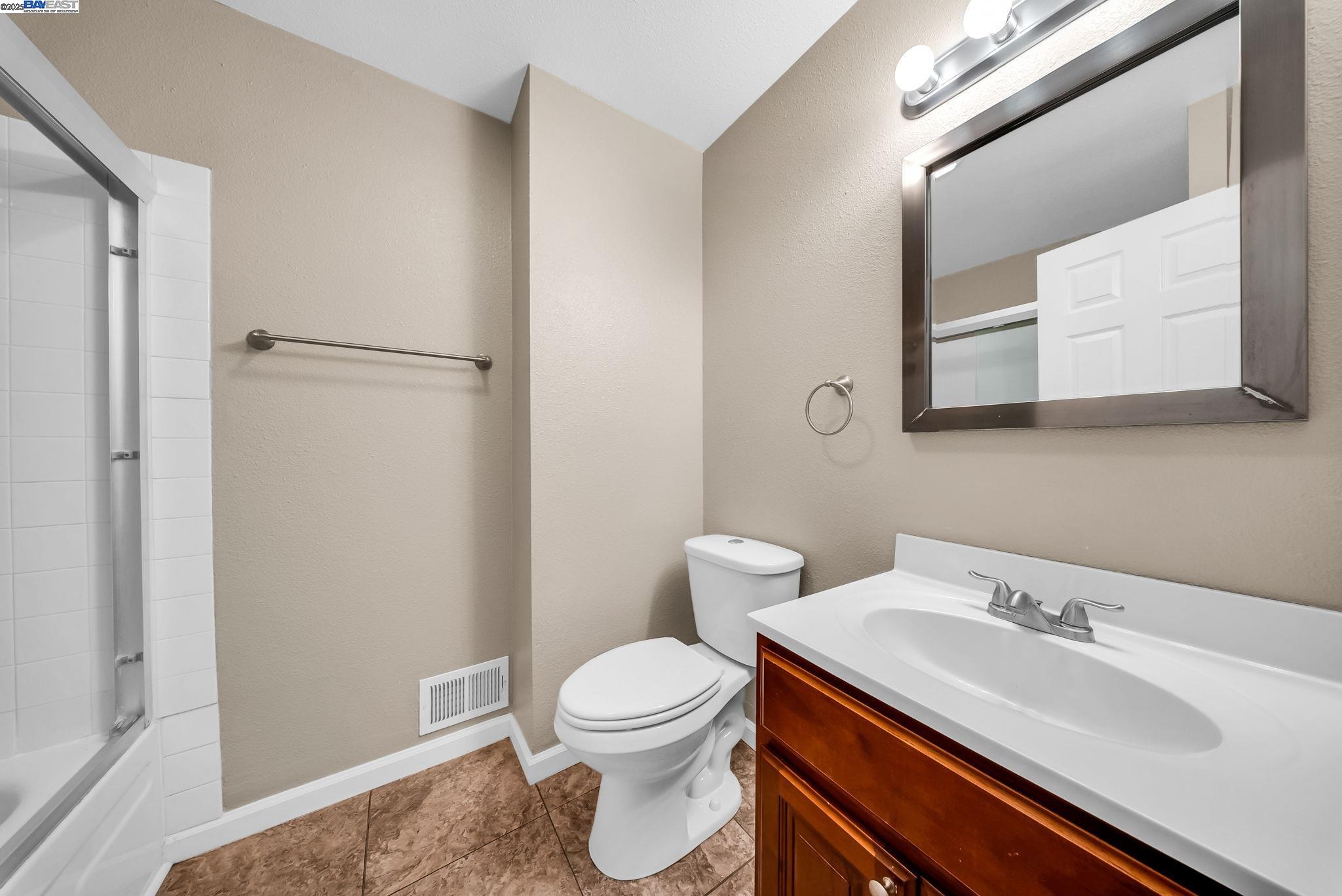 Detail Gallery Image 25 of 33 For 4446 Seminole Way, Pleasanton,  CA 94588-4201 - 4 Beds | 2/1 Baths