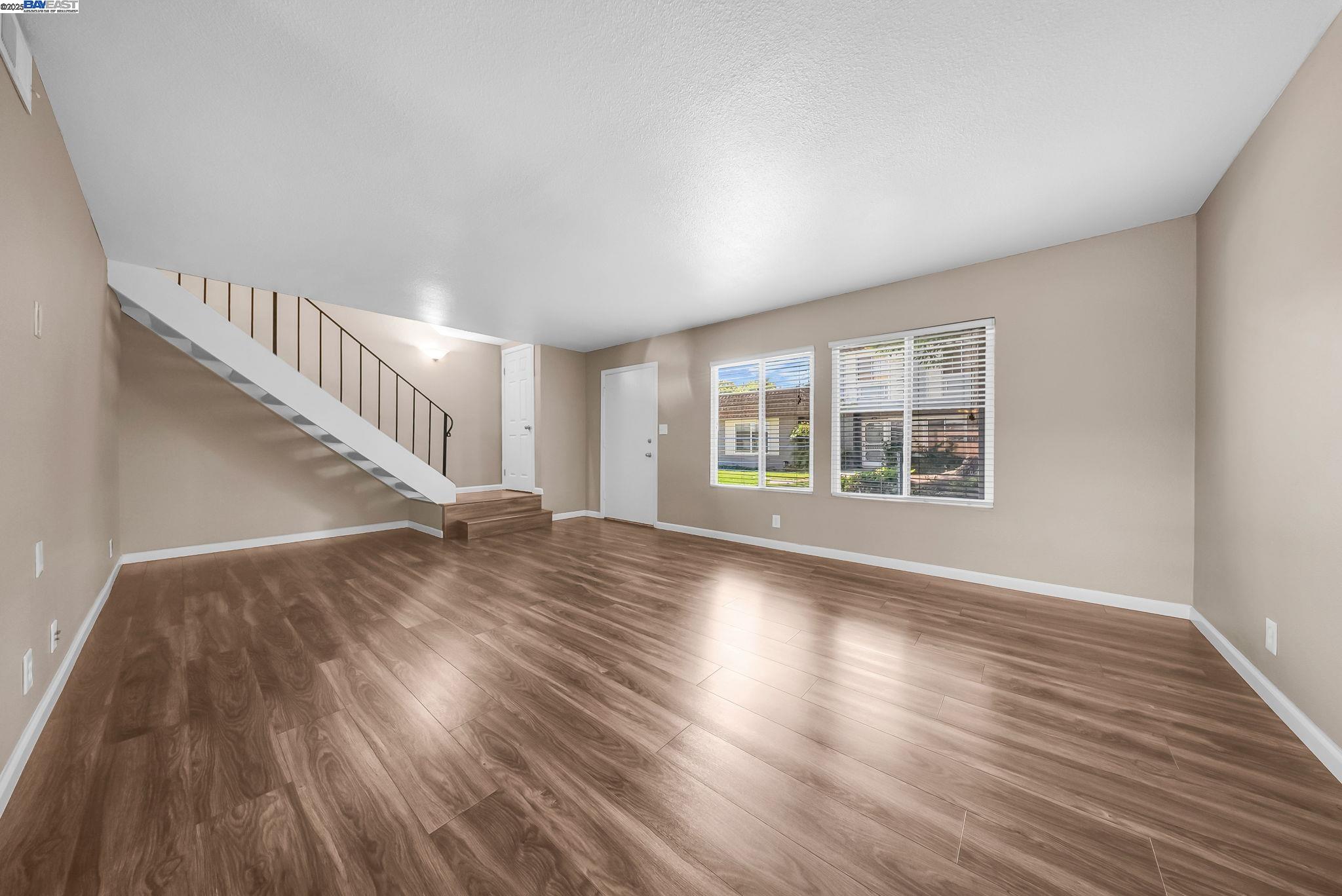 Detail Gallery Image 5 of 33 For 4446 Seminole Way, Pleasanton,  CA 94588-4201 - 4 Beds | 2/1 Baths