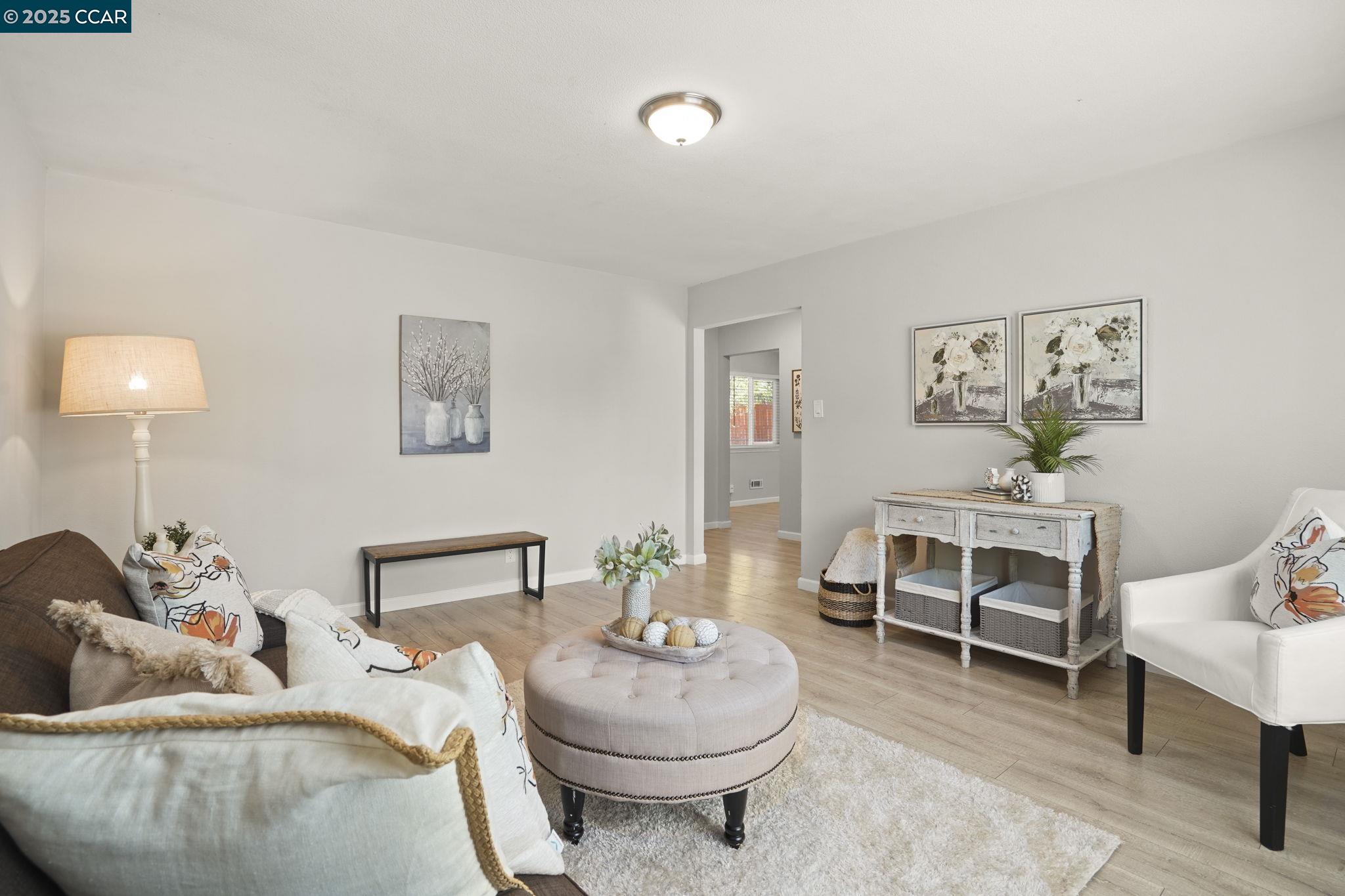 Detail Gallery Image 4 of 23 For 923 Jewett Ave, Pittsburg,  CA 94565 - 3 Beds | 2 Baths