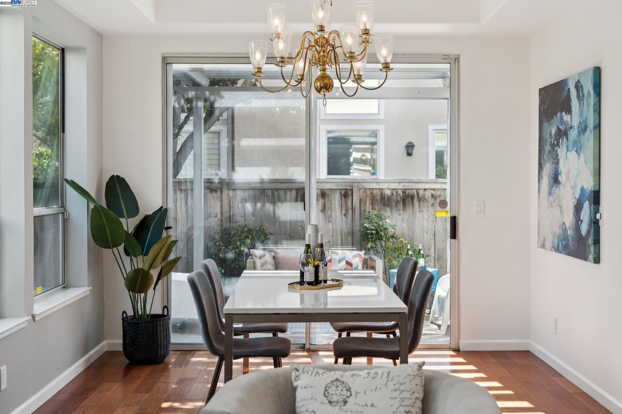 Detail Gallery Image 11 of 53 For 125 Cardigan Bay, Alameda,  CA 94502 - 4 Beds | 2/1 Baths